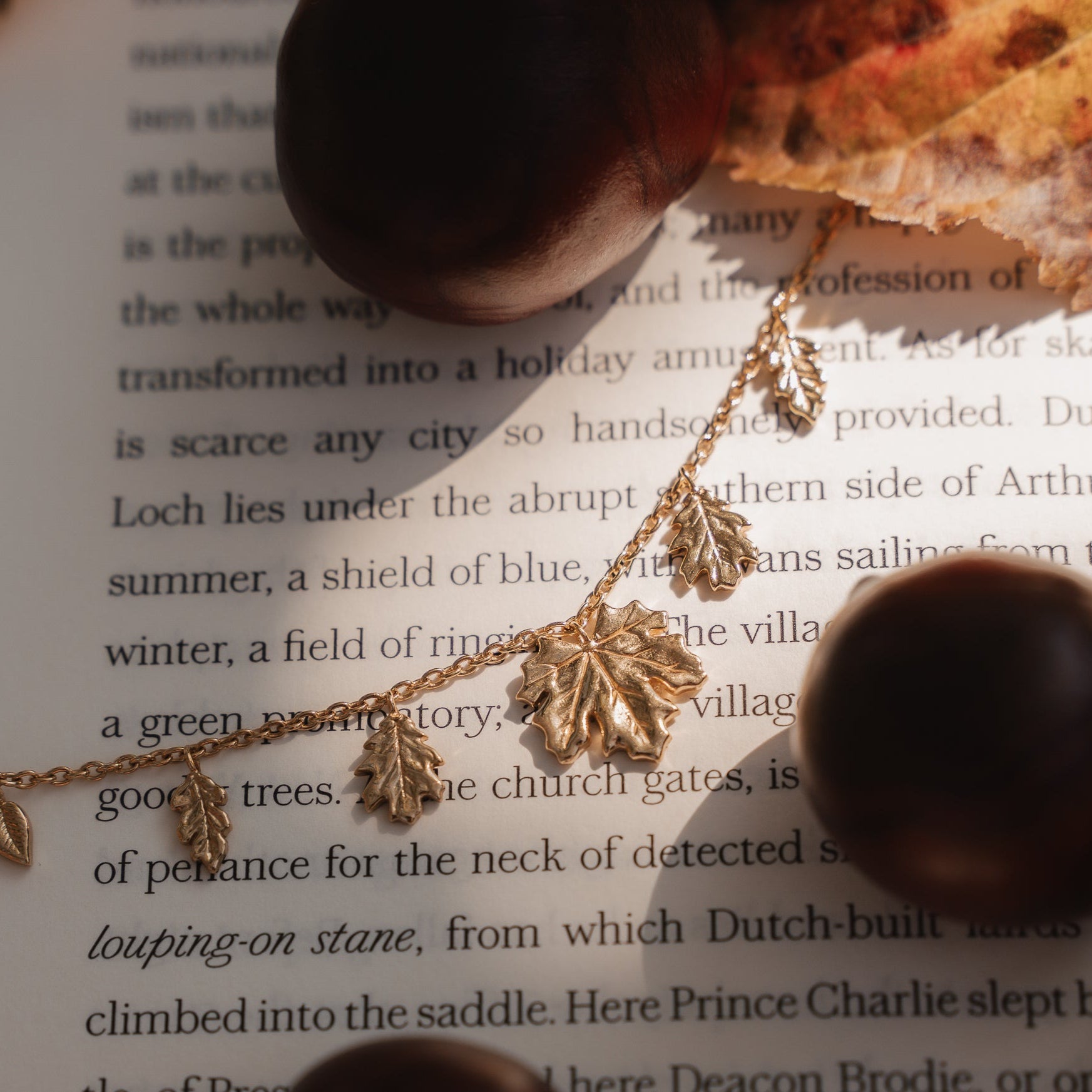 KETTE HERBSTBLÄTTER