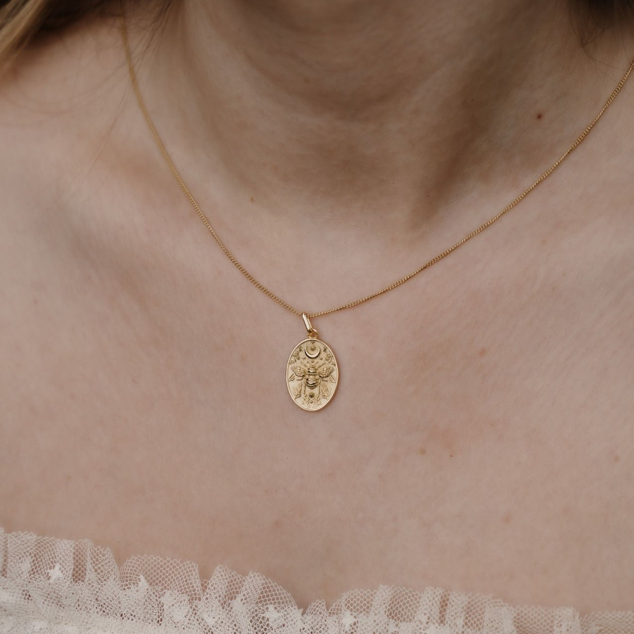 BEE & MOON CHAIN