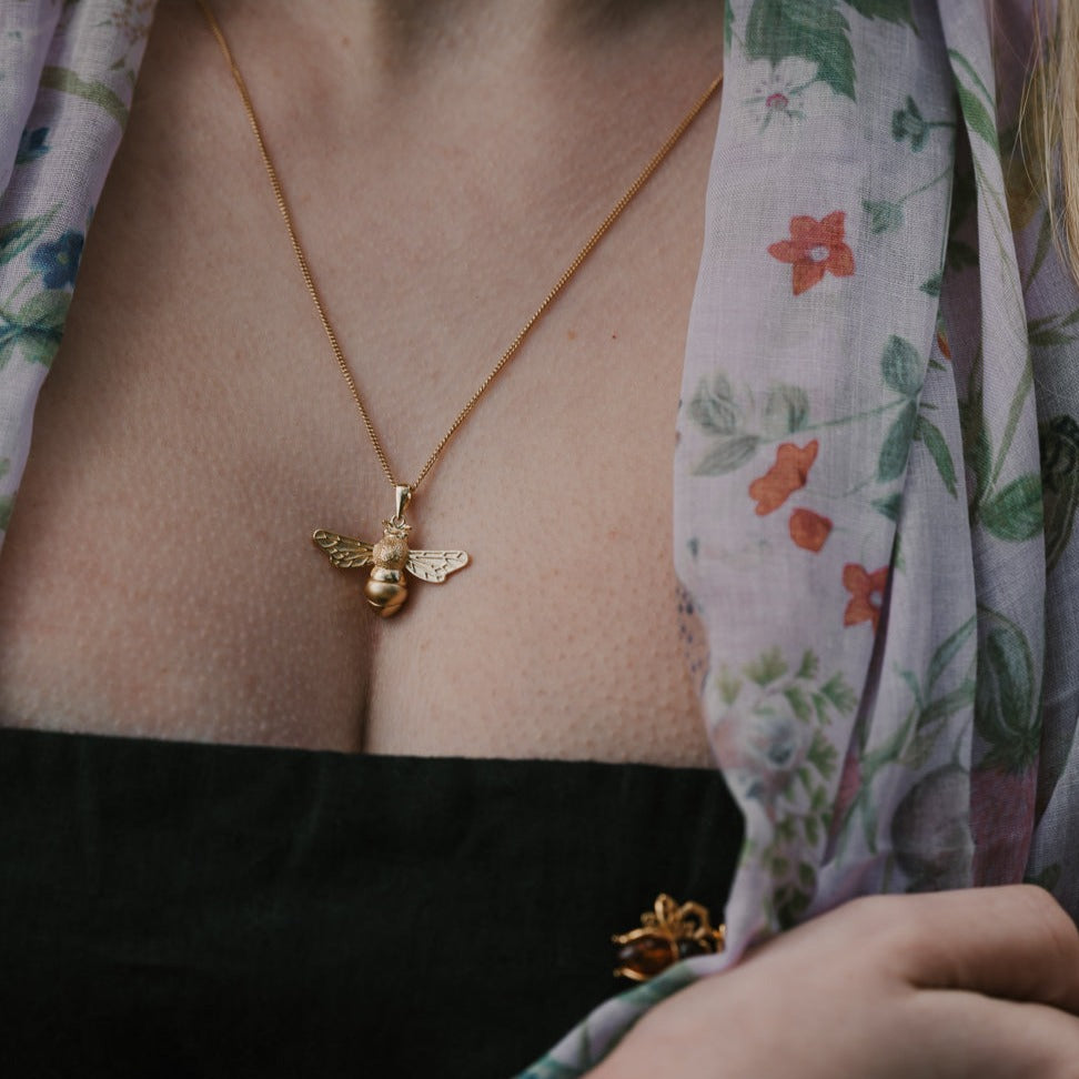 CHAIN BEE