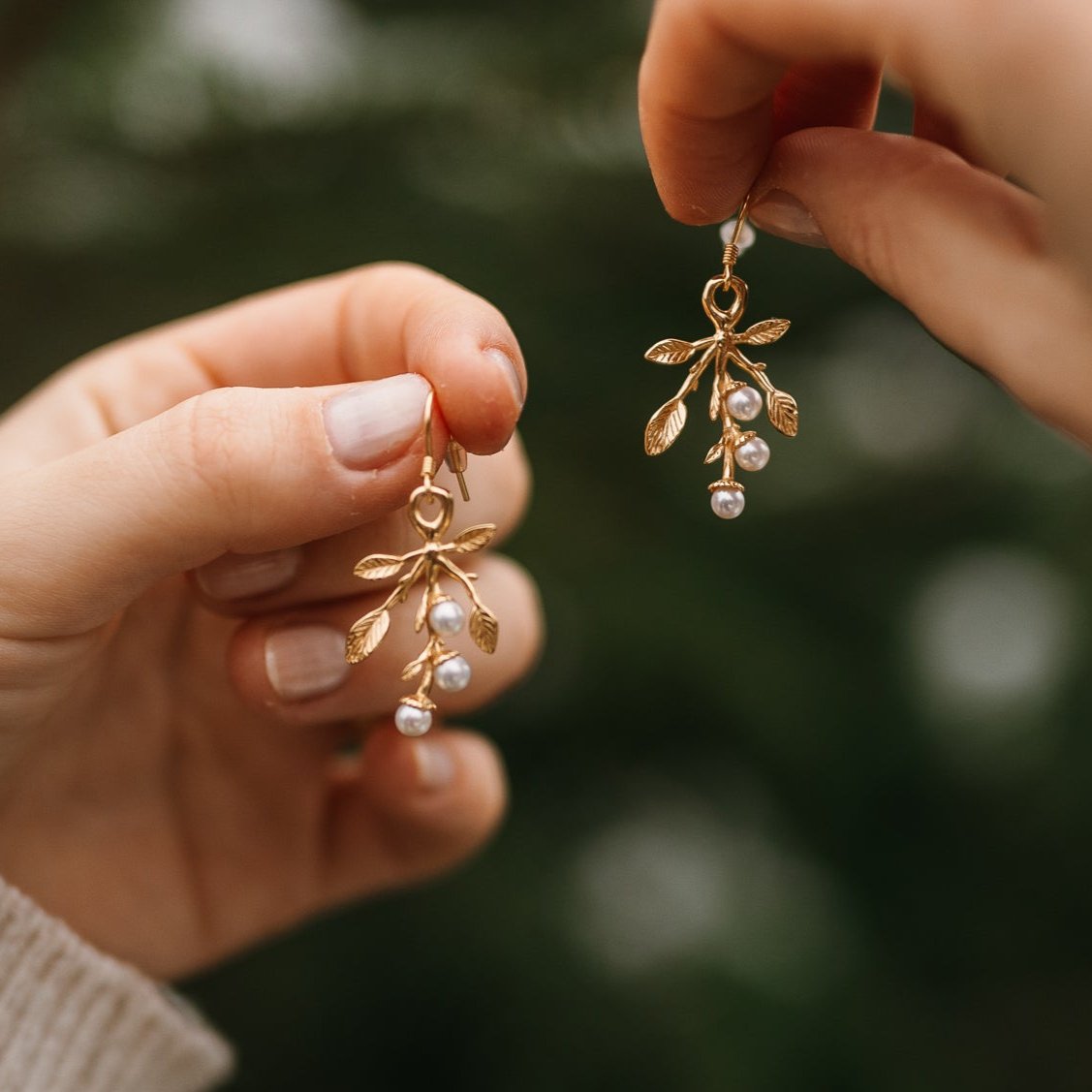 Snowberry earrings