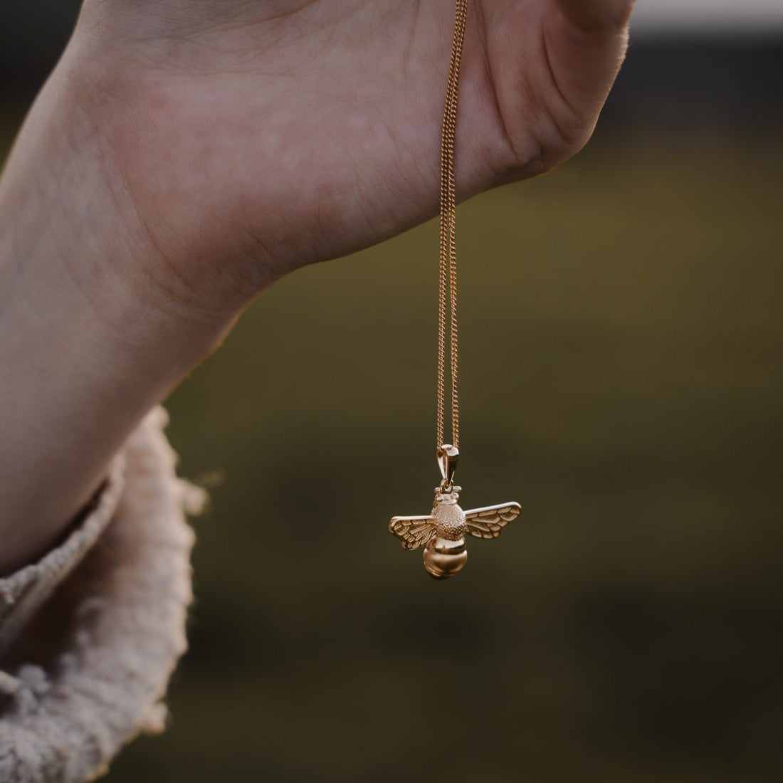 CHAIN BEE