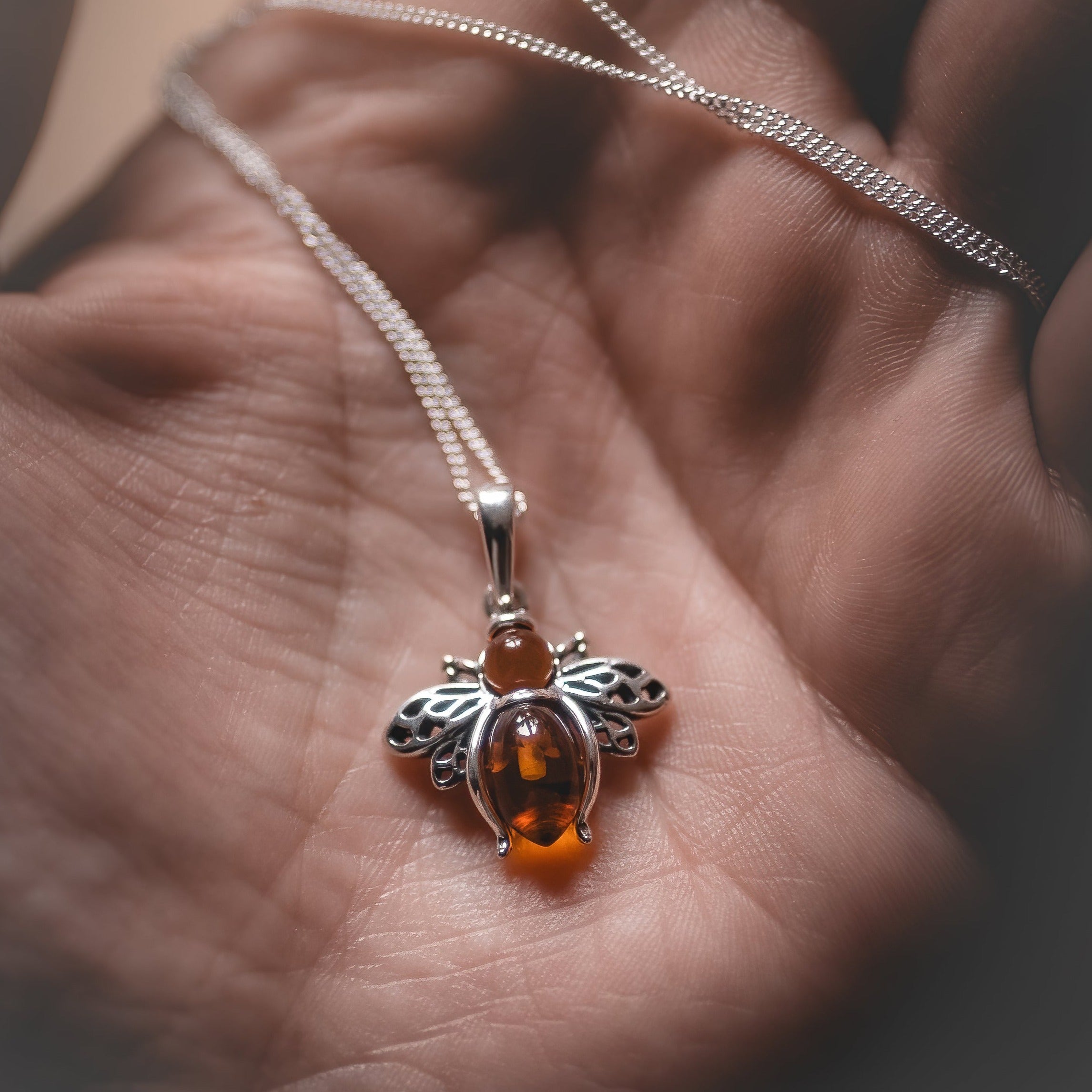 AMBER BEE II NECKLACE