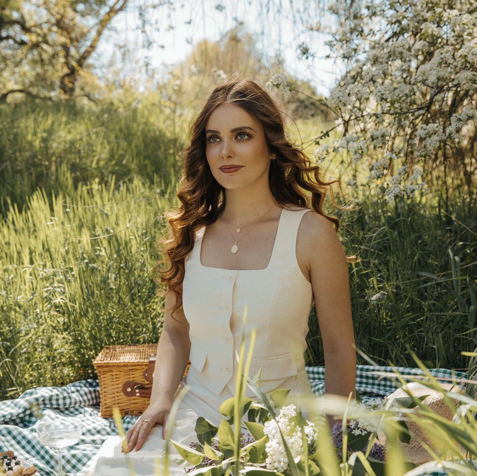 CHAIN REVERSIBLE PENDANT BUTTERFLY & MOTH