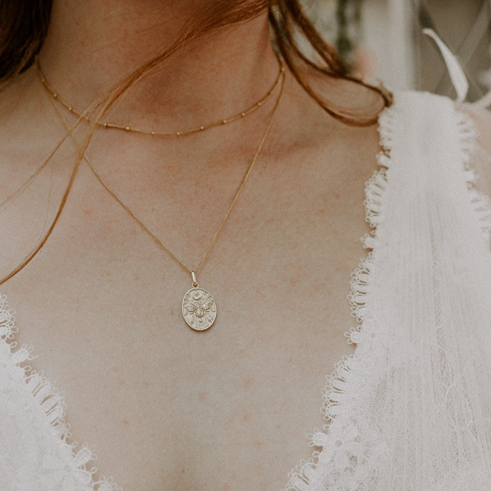 BEE & MOON CHAIN