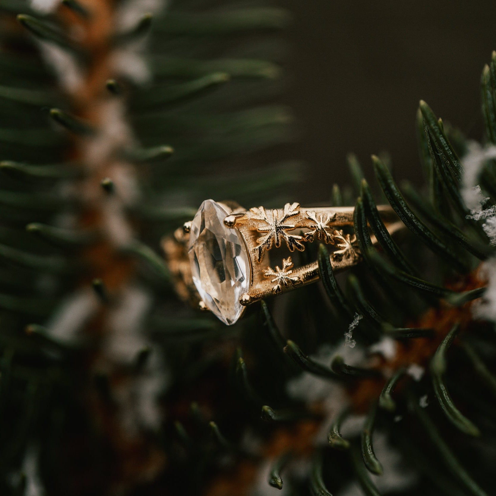 RING SCHNEEFLOCKEN & BERGKRISTALL