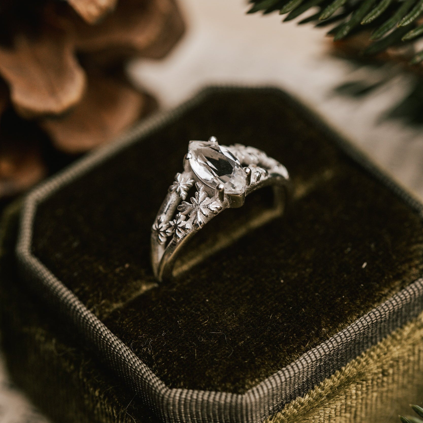 RING SCHNEEFLOCKEN & BERGKRISTALL II