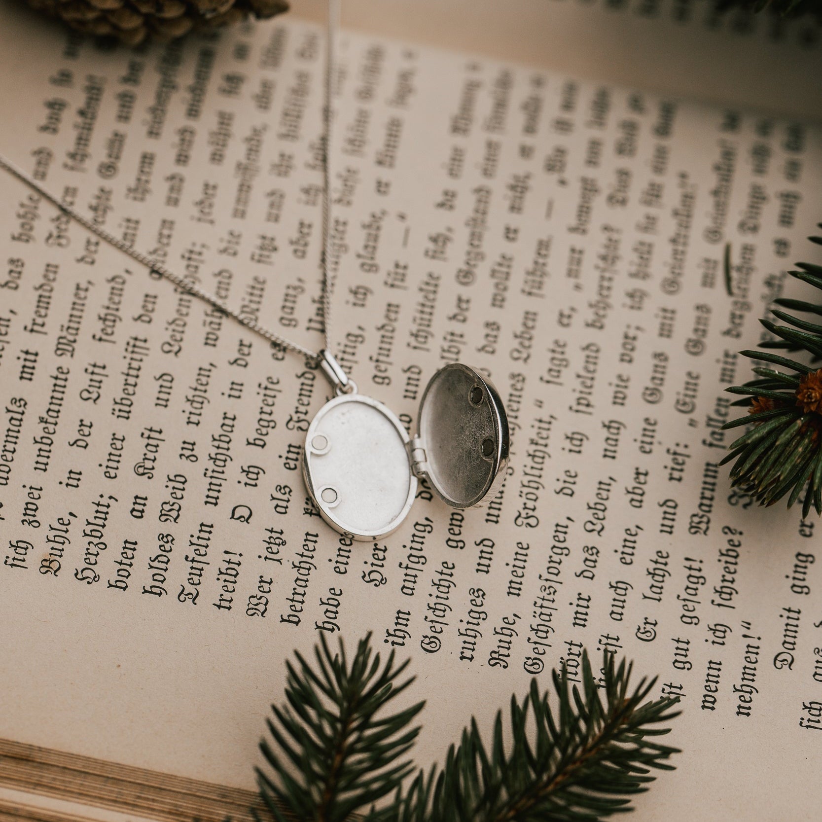 KETTE WENDE-MEDAILLON MOND & STERNENHIMMEL II