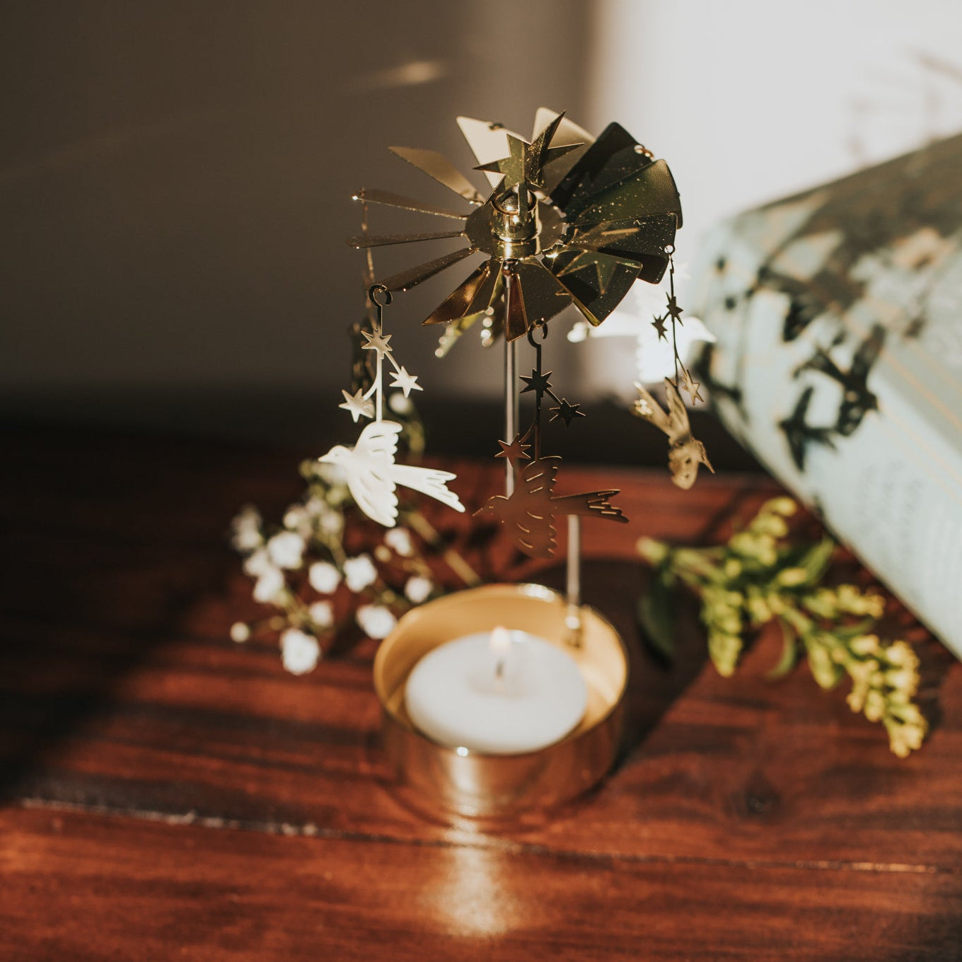 TEELICHT-KARUSSELL VÖGEL & STERNE