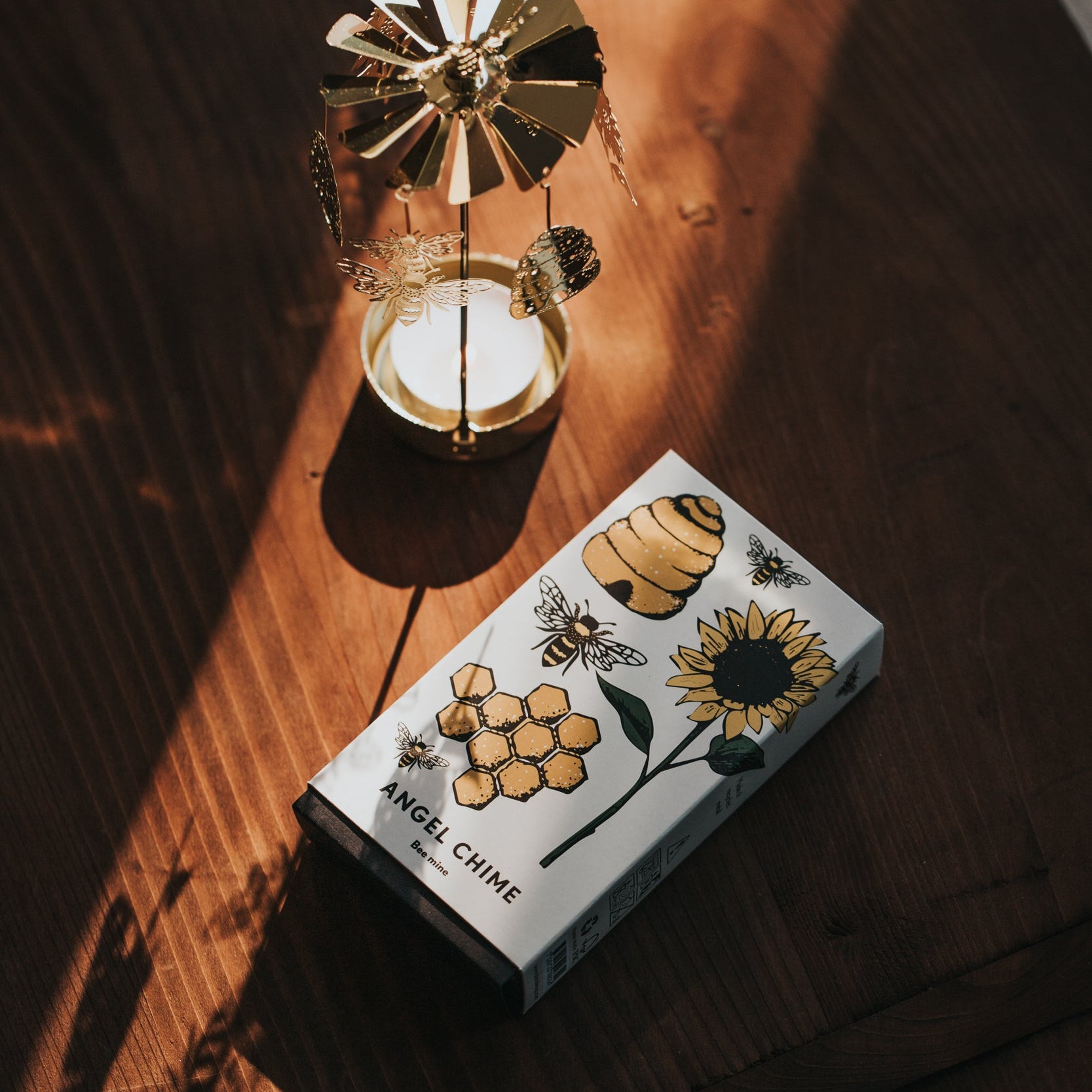 TEELICHT-KARUSSELL BIENEN