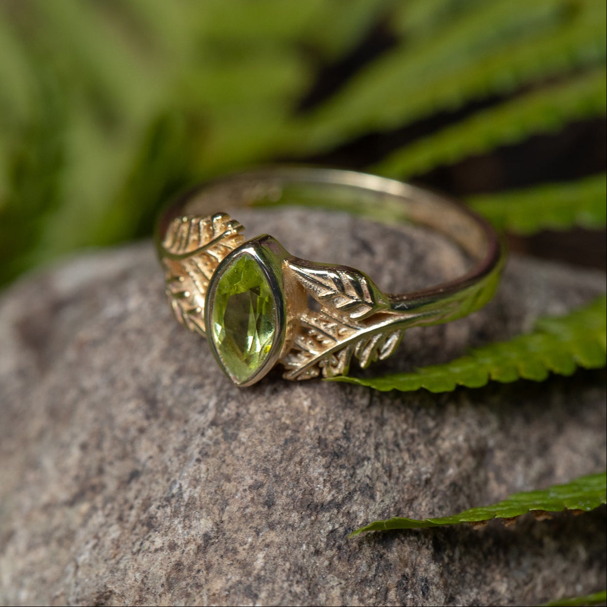 RING FARN & PERIDOT