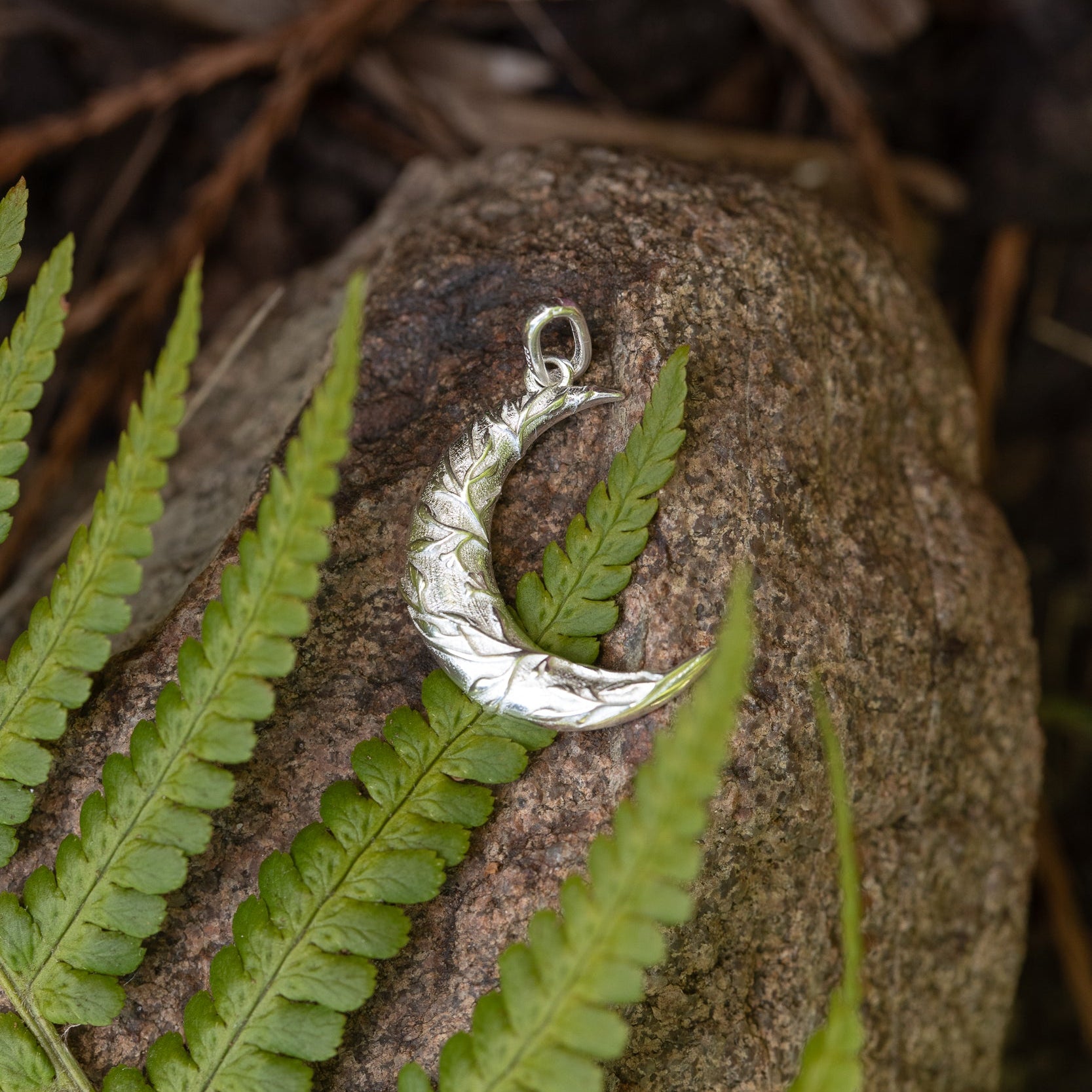 ANHÄNGER MOND MIT RANKEN II