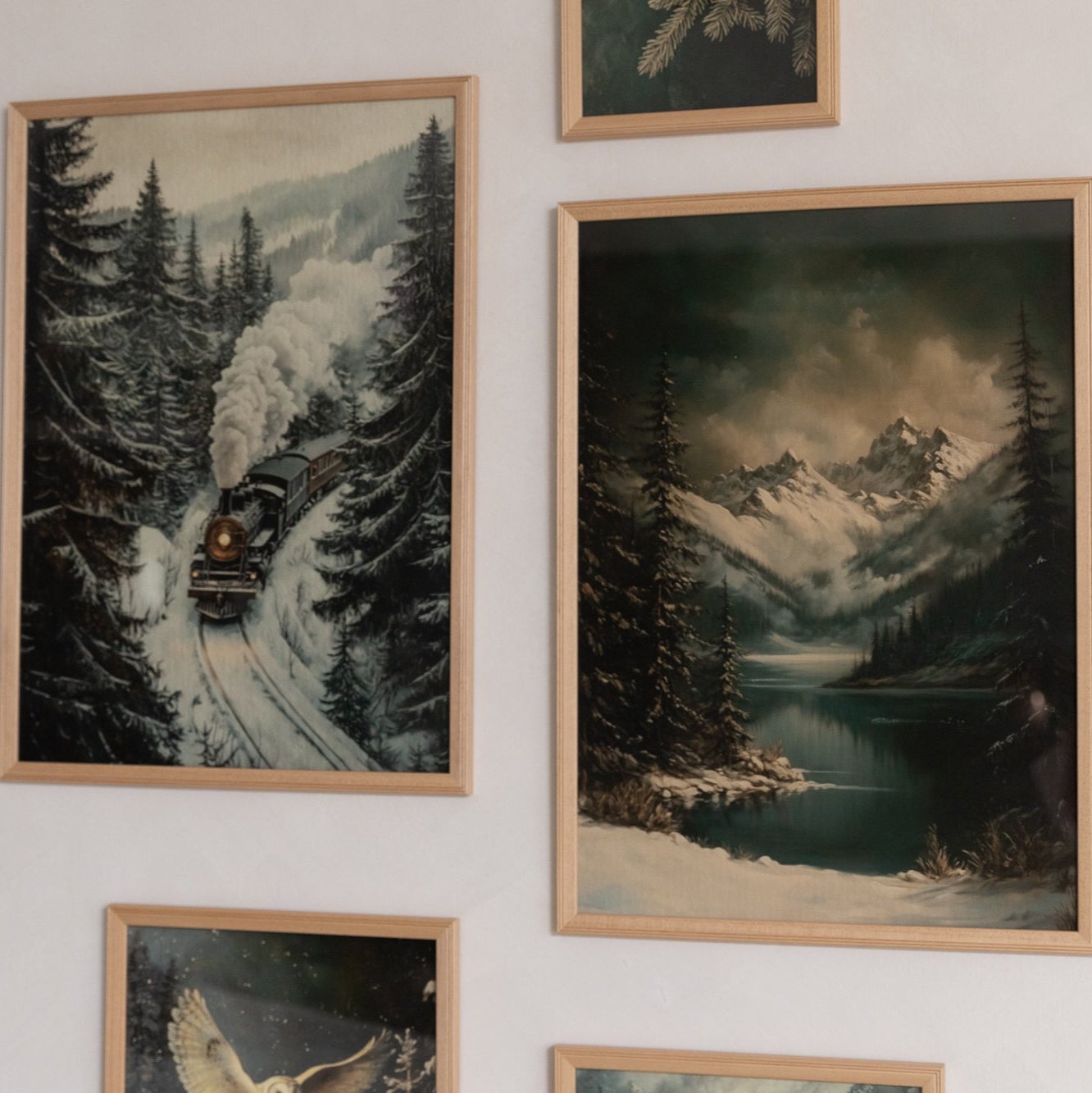 KUNSTDRUCK DAMPFLOK IM WINTERWALD