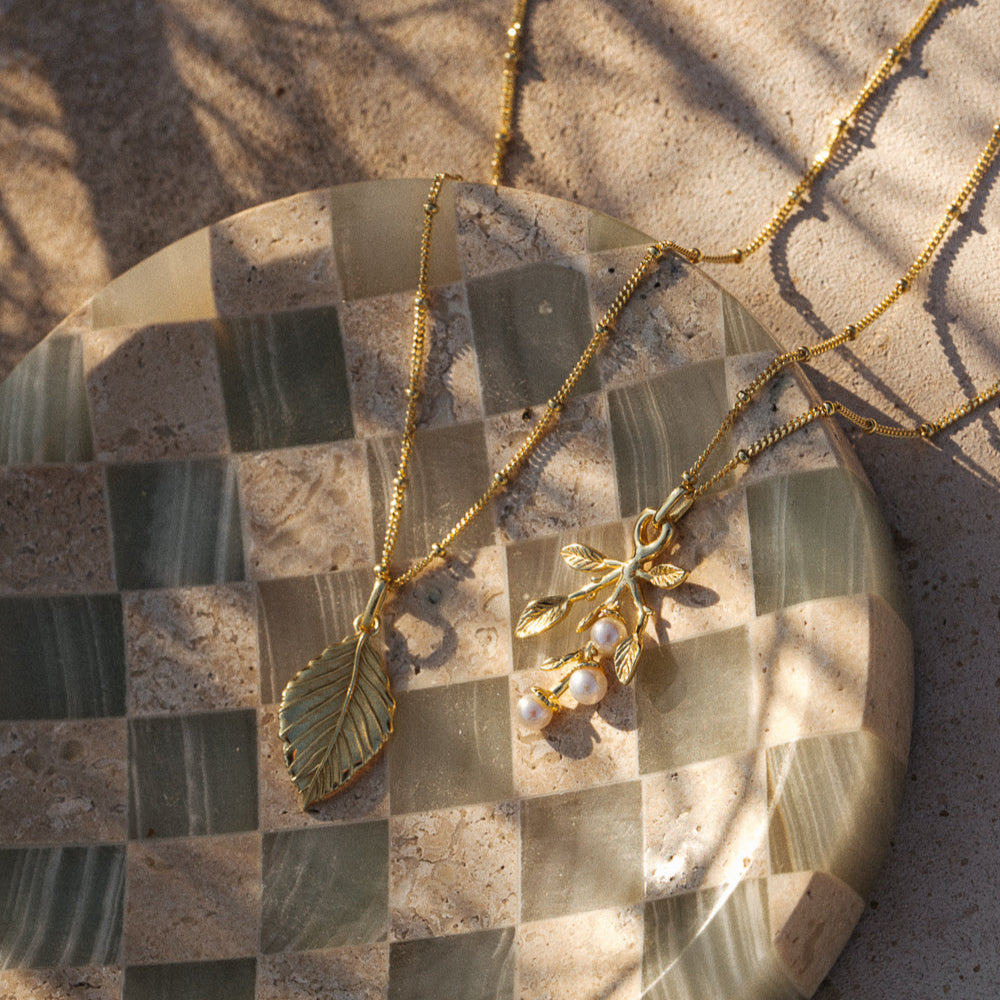 SNOWBERRY & FILIGRA NECKLACE