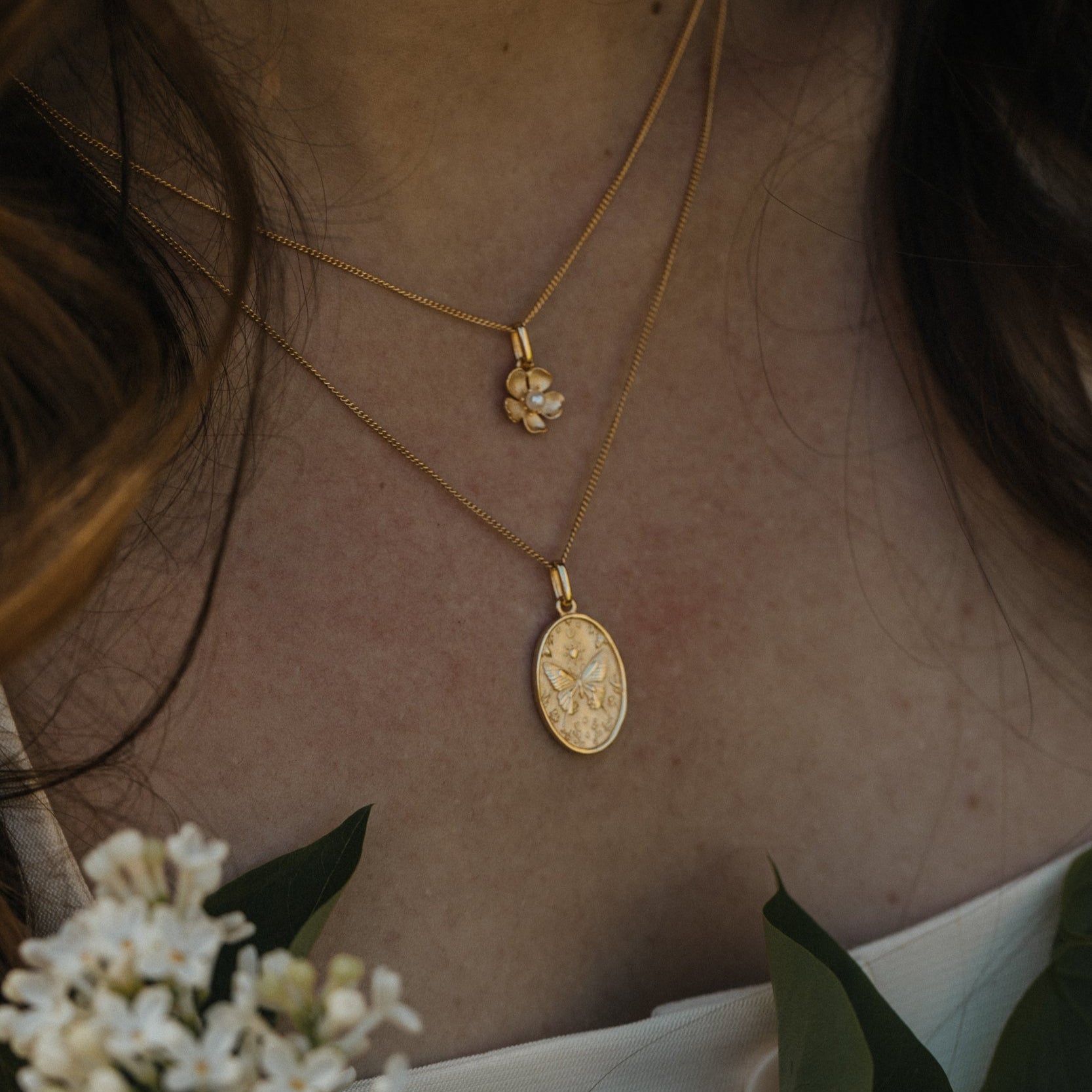 PENDANT REVERSIBLE MEDALLION BUTTERFLY & MOTH