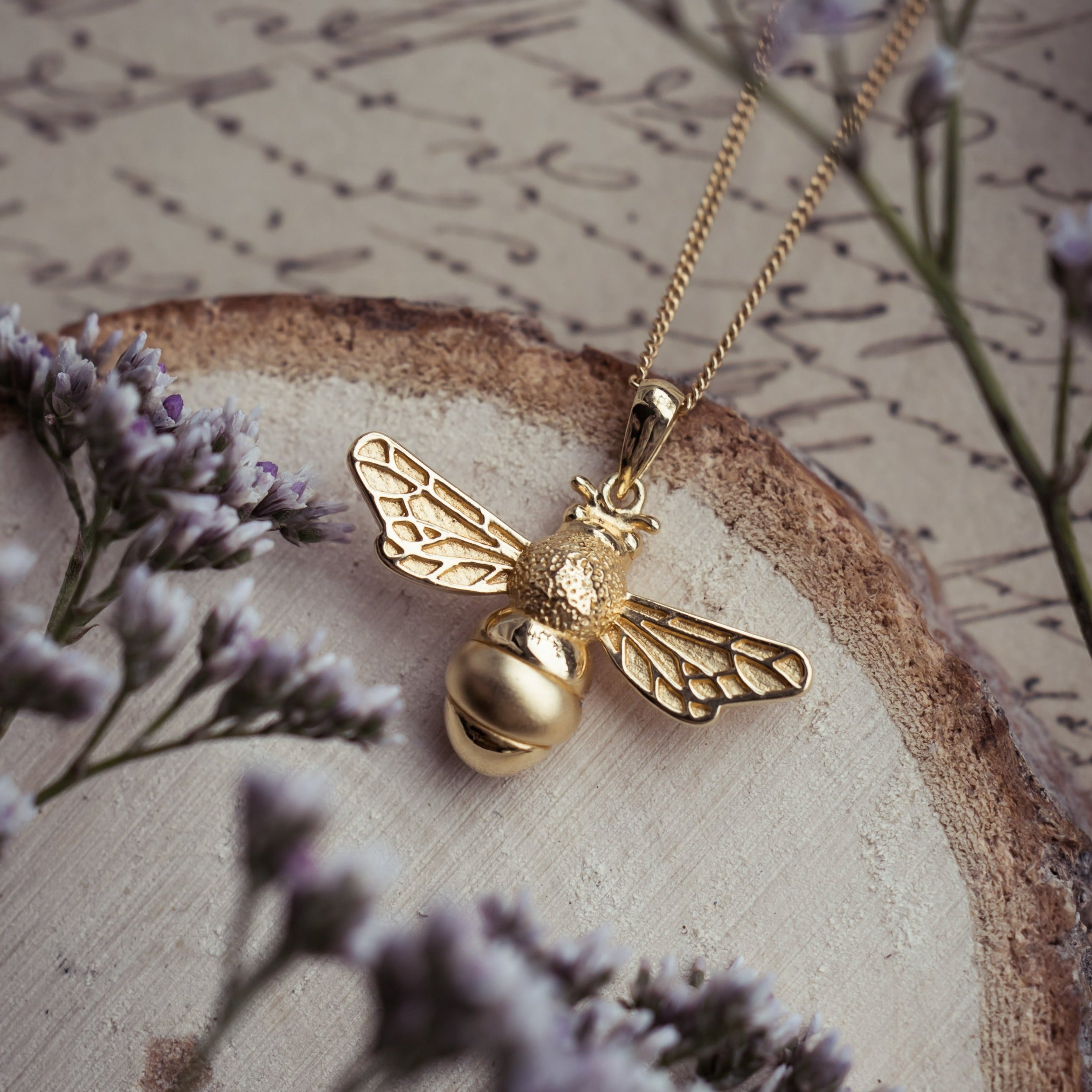 CHAIN BEE