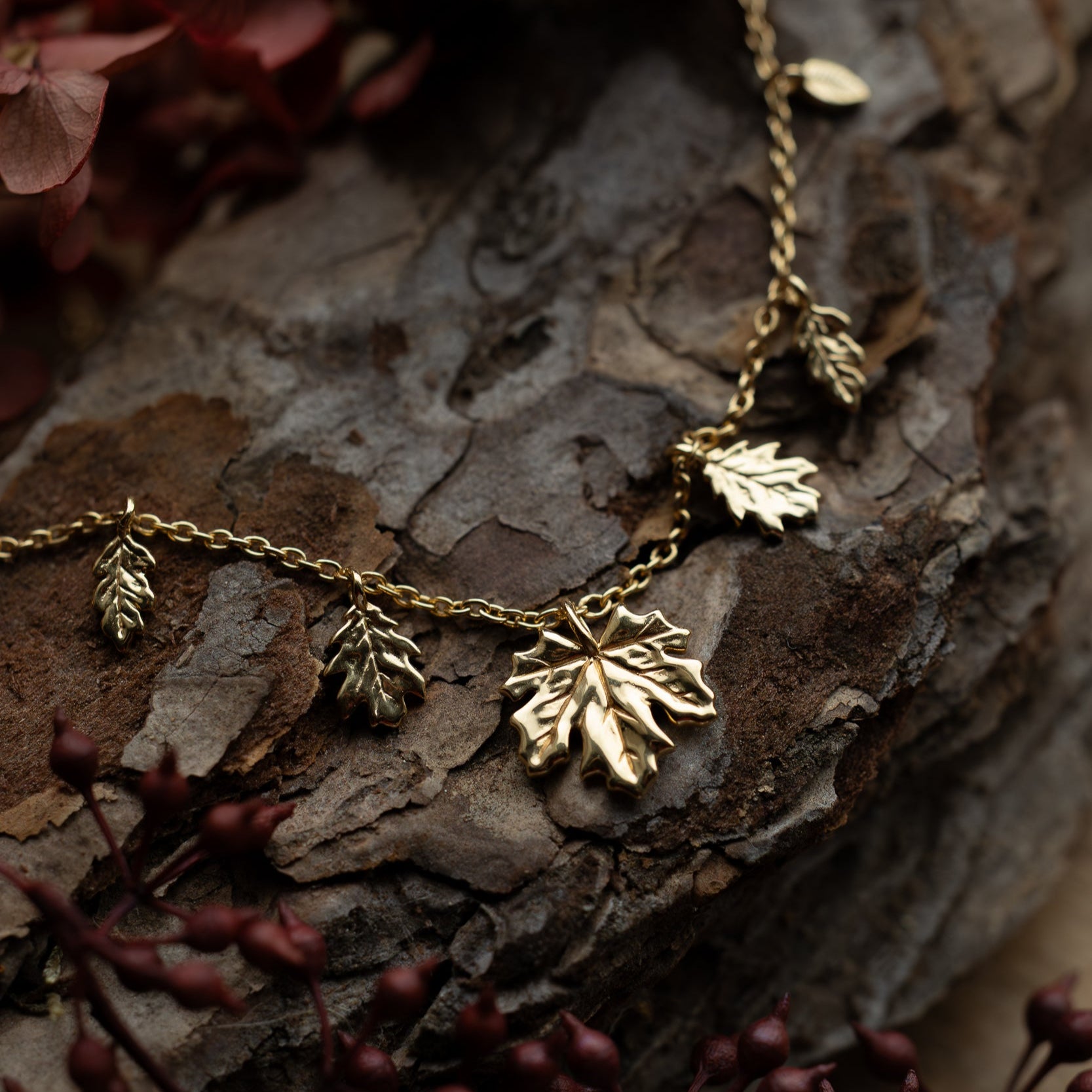 KETTE HERBSTBLÄTTER