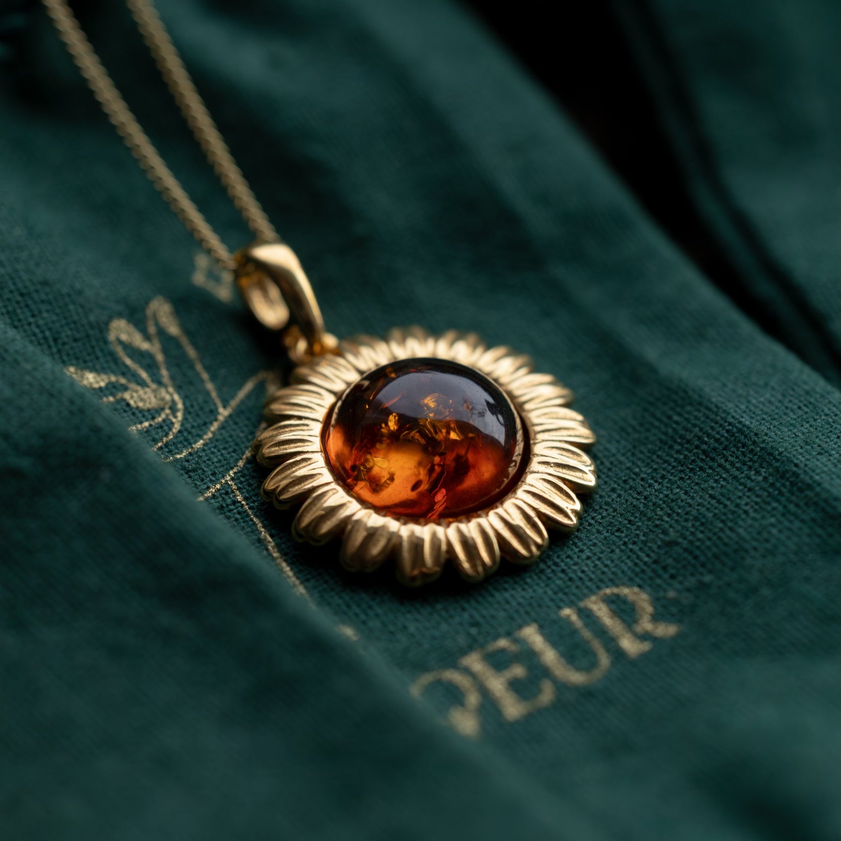 AMBER-SUNFLOWER NECKLACE