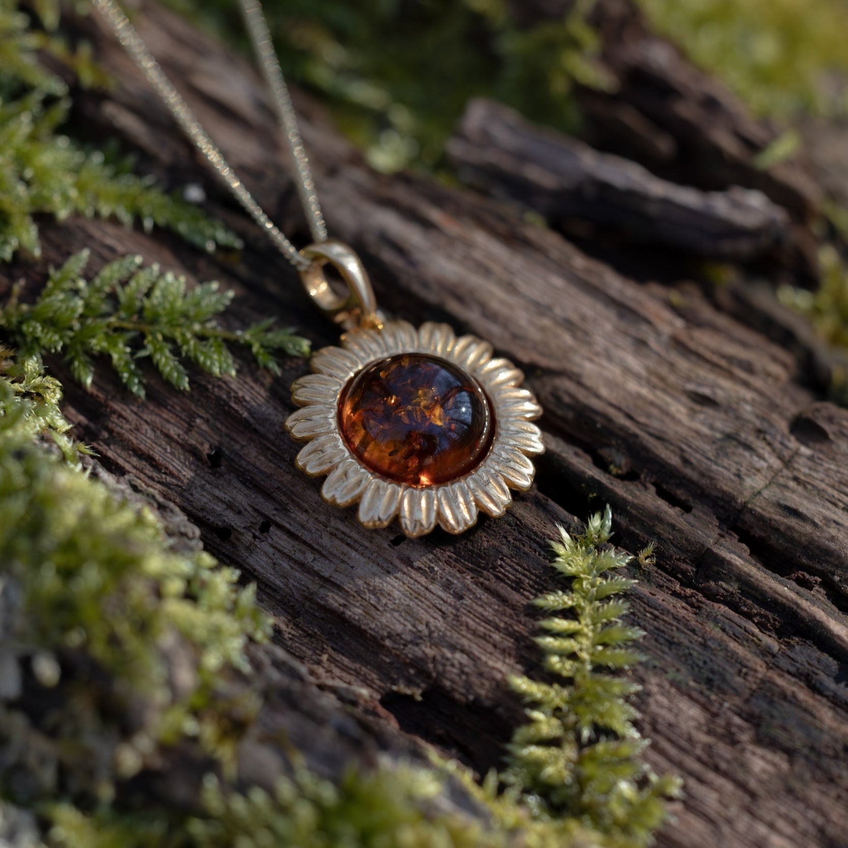 AMBER-SUNFLOWER NECKLACE