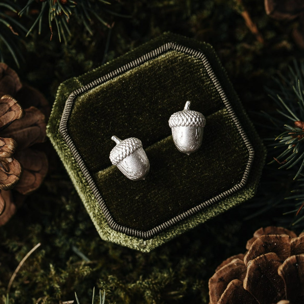 EAR STUDS ACORN II