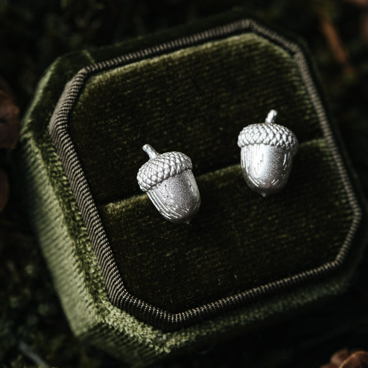 EAR STUDS ACORN II