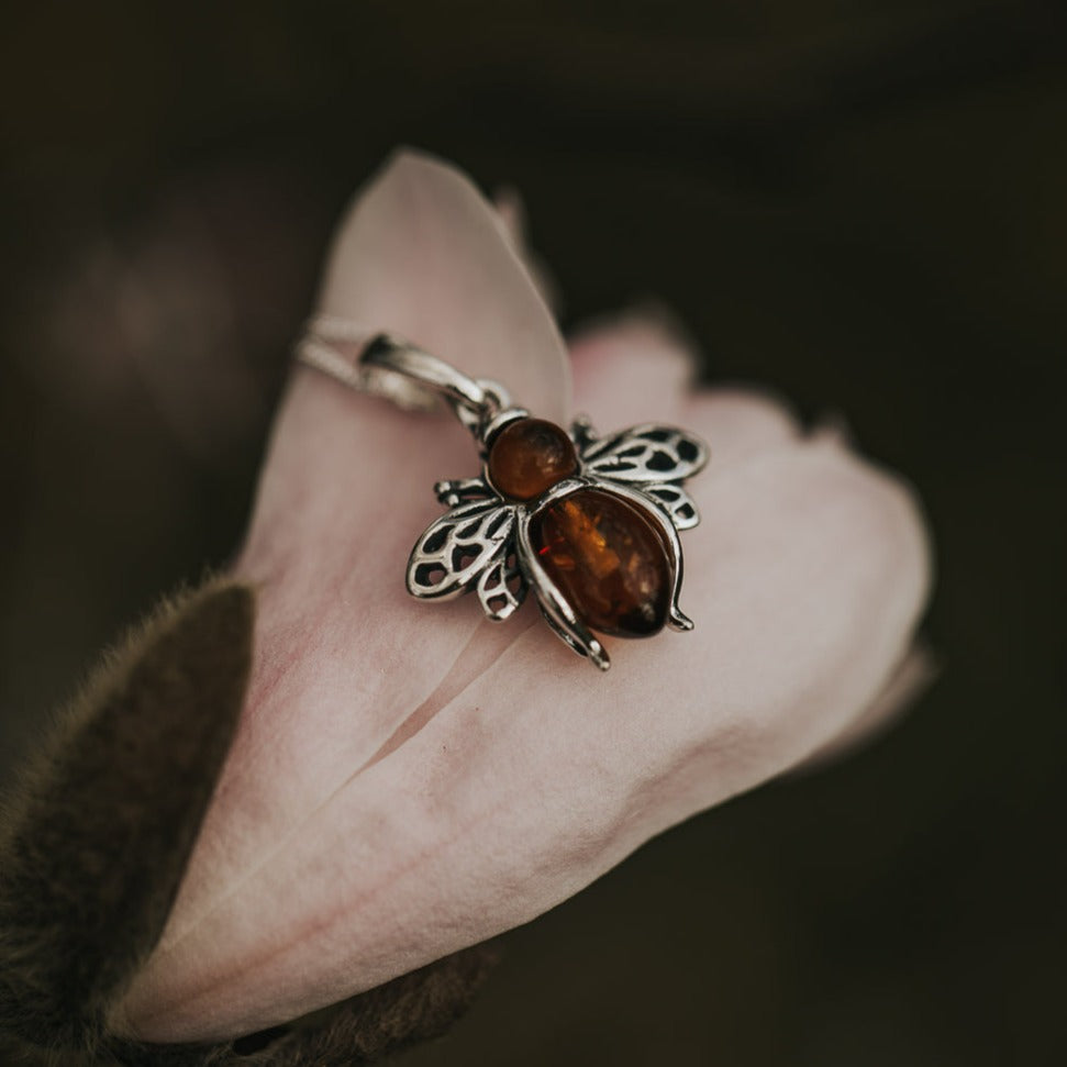 AMBER BEE II NECKLACE