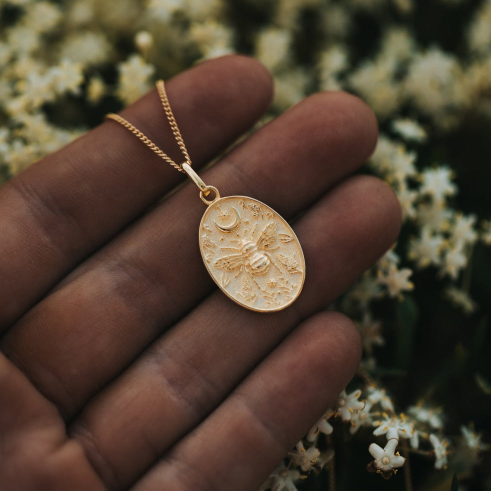 BEE & MOON CHAIN
