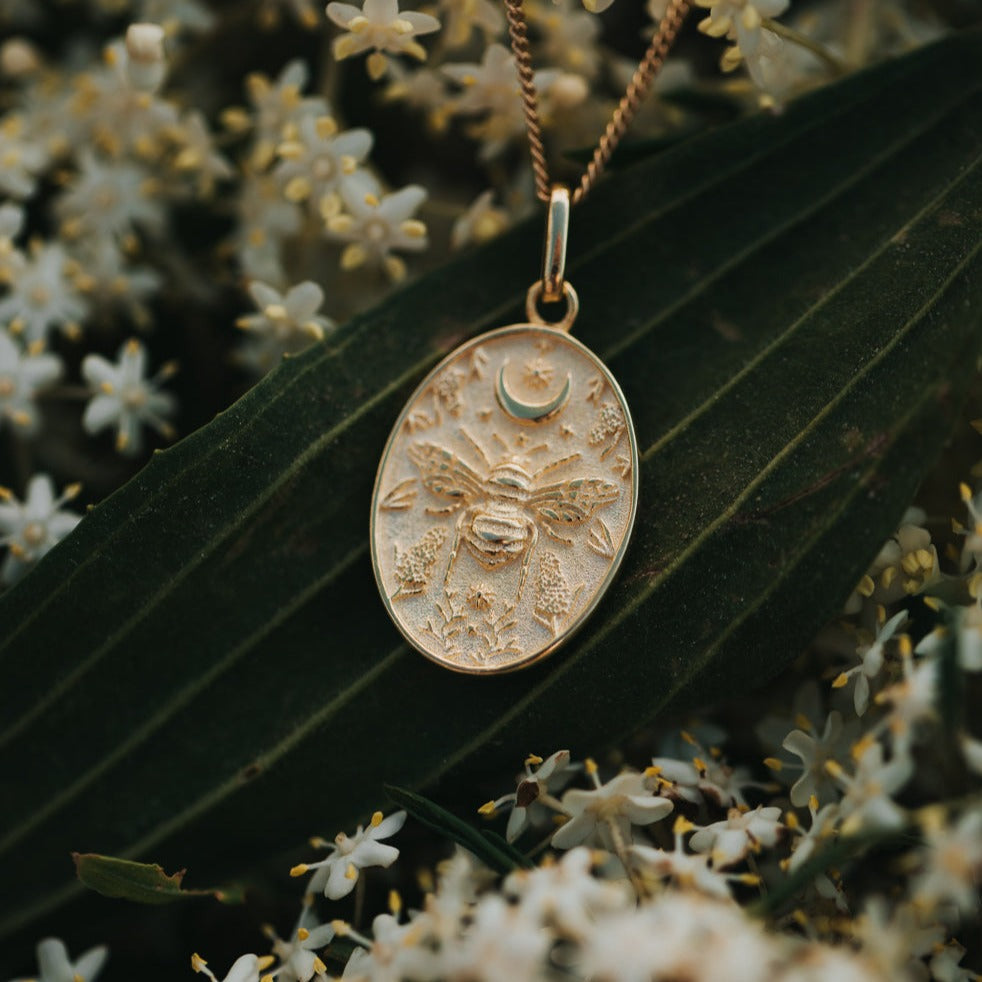 BEE & MOON CHAIN