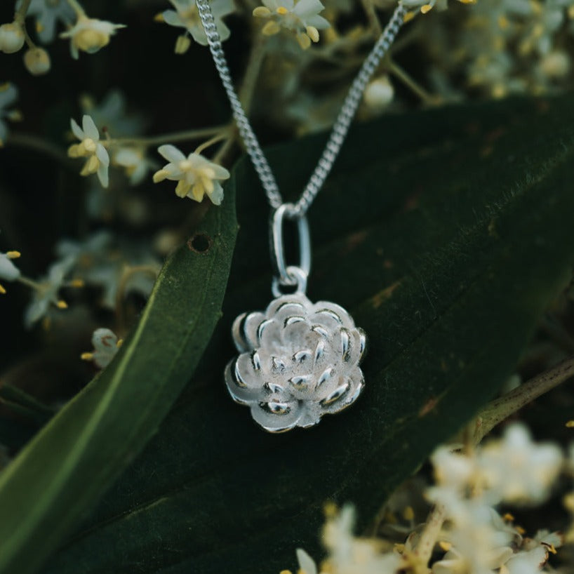 PEONY CHAIN II