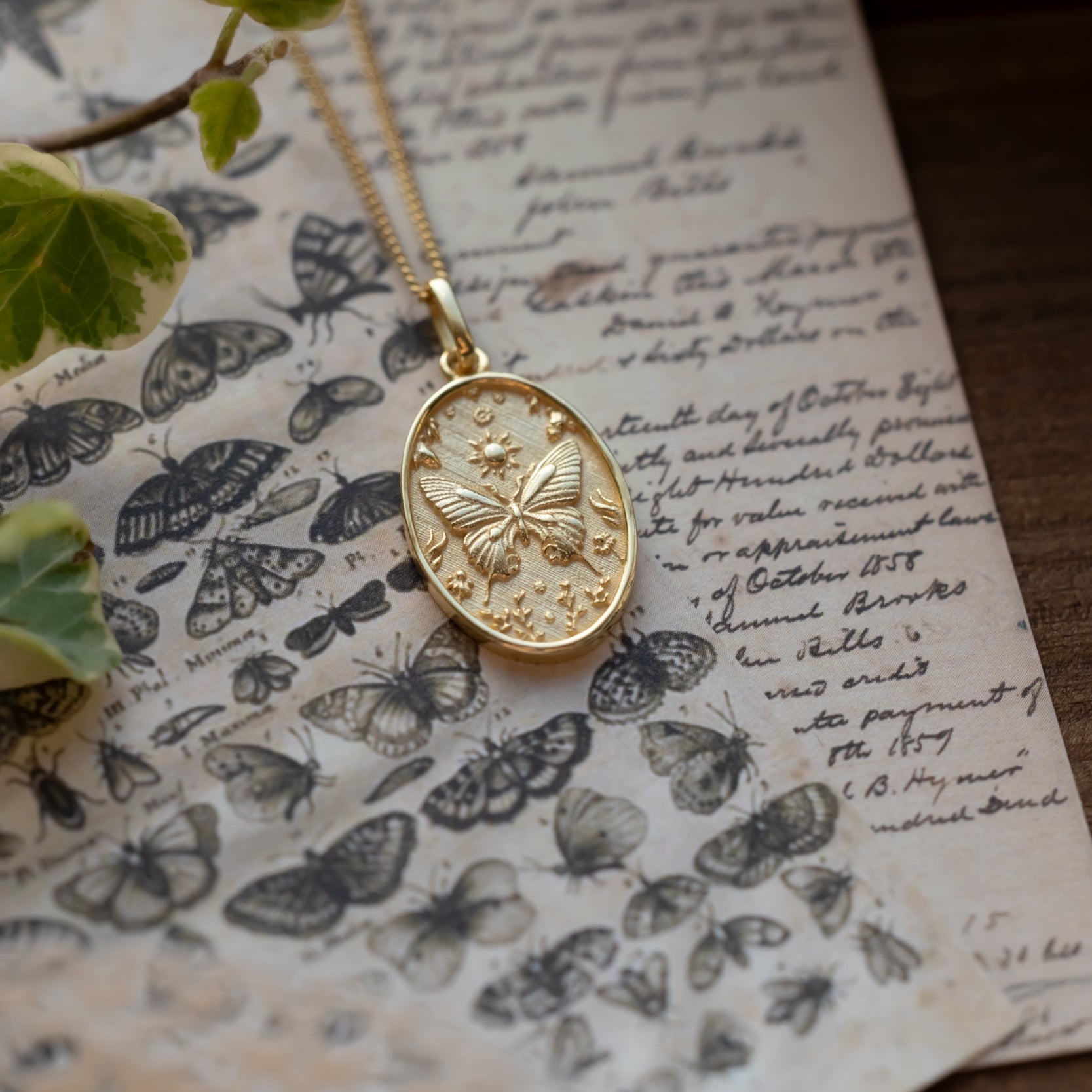 PENDANT REVERSIBLE MEDALLION BUTTERFLY & MOTH