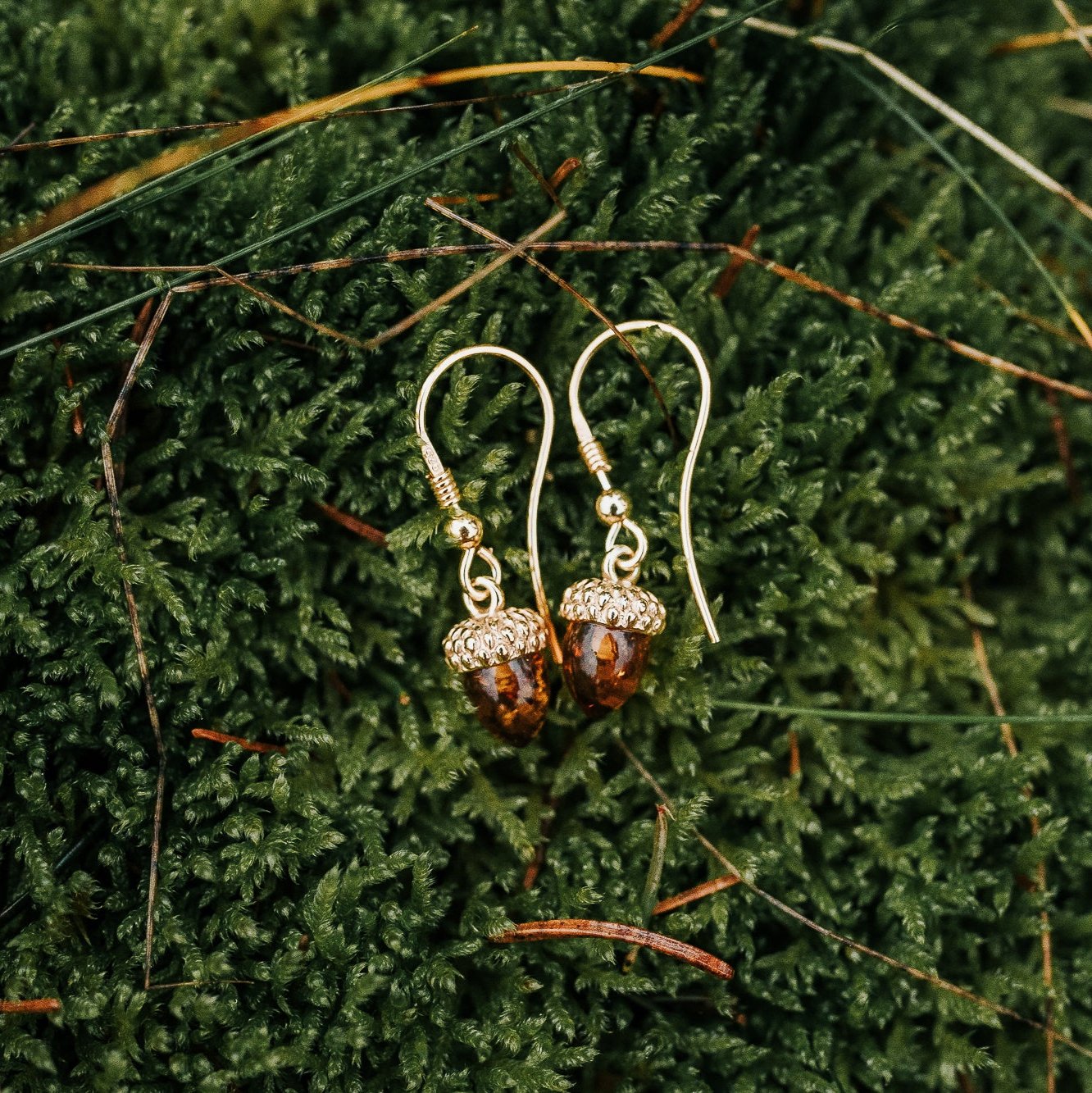ACORN MINI EARRINGS