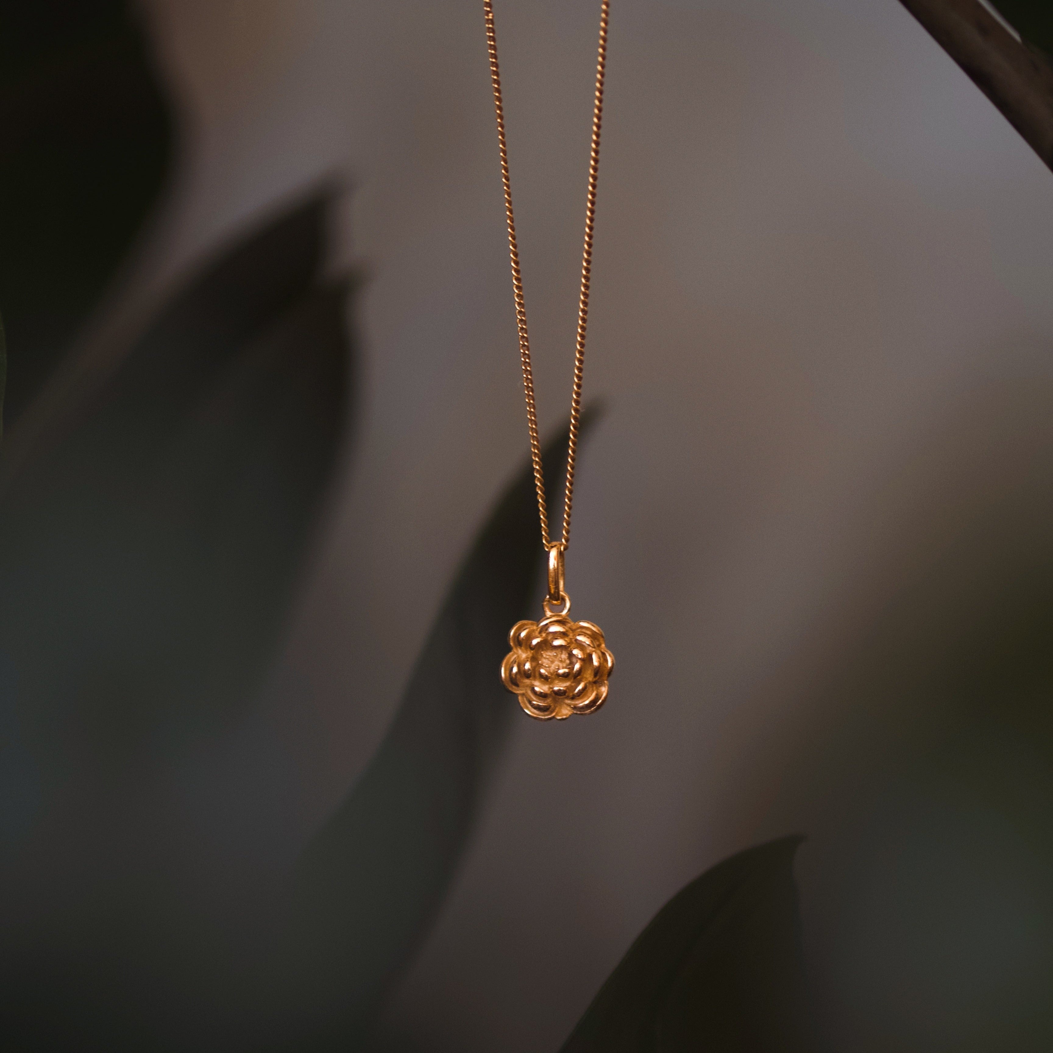 PEONY NECKLACE