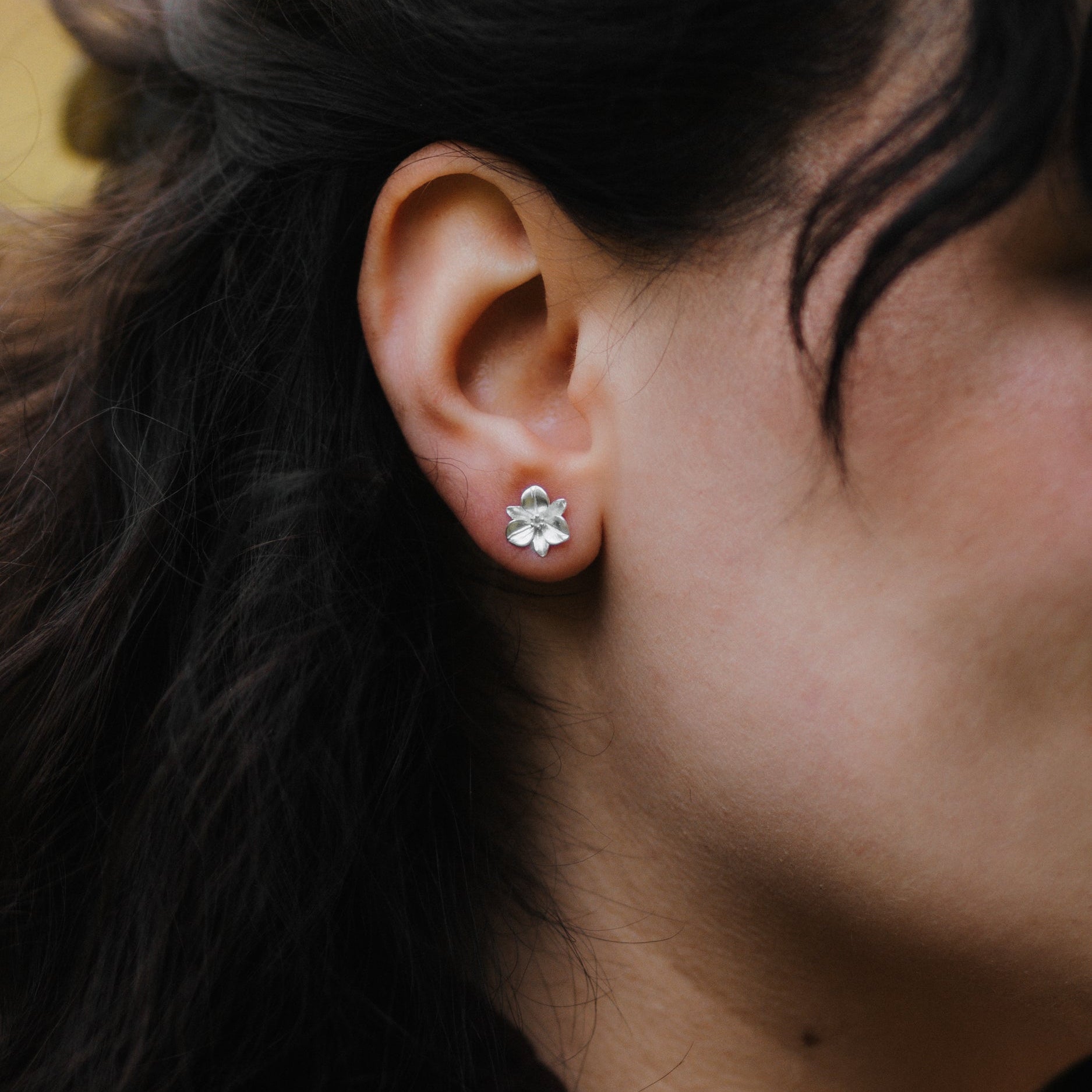 OHRSTECKER LILIE