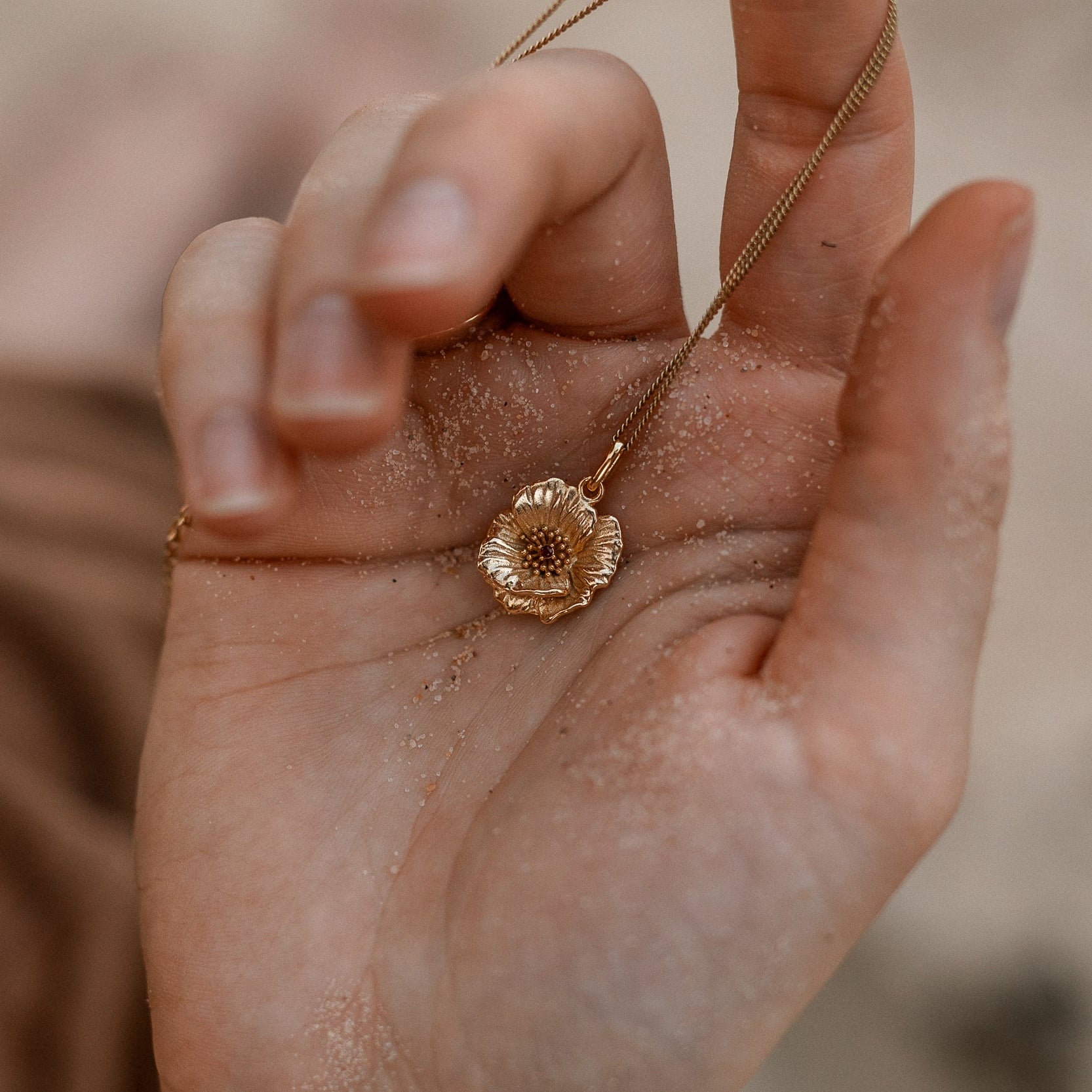 KETTE MOHNBLUME & GRANAT