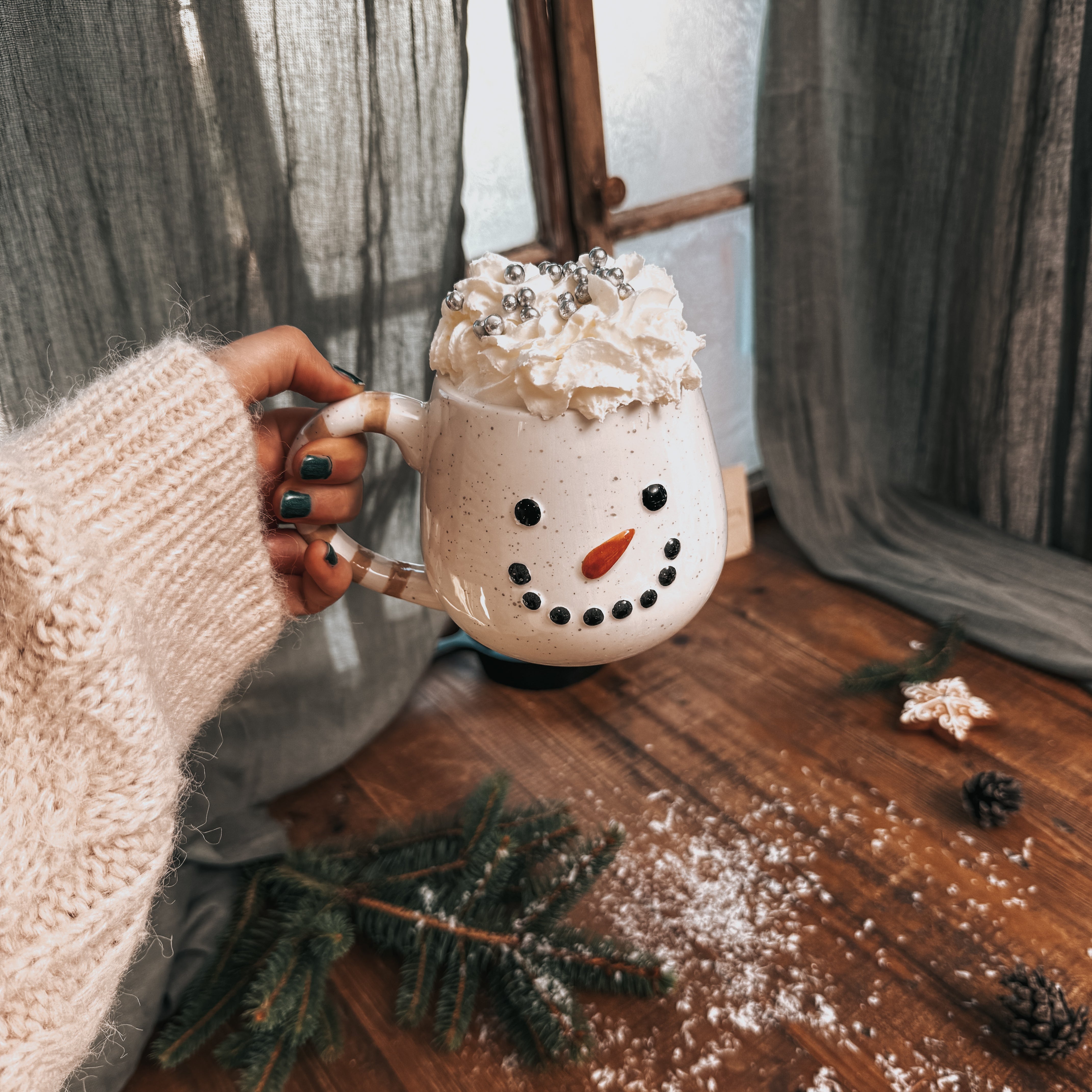 TASSE SCHNEEMANN MIT SOCKEN