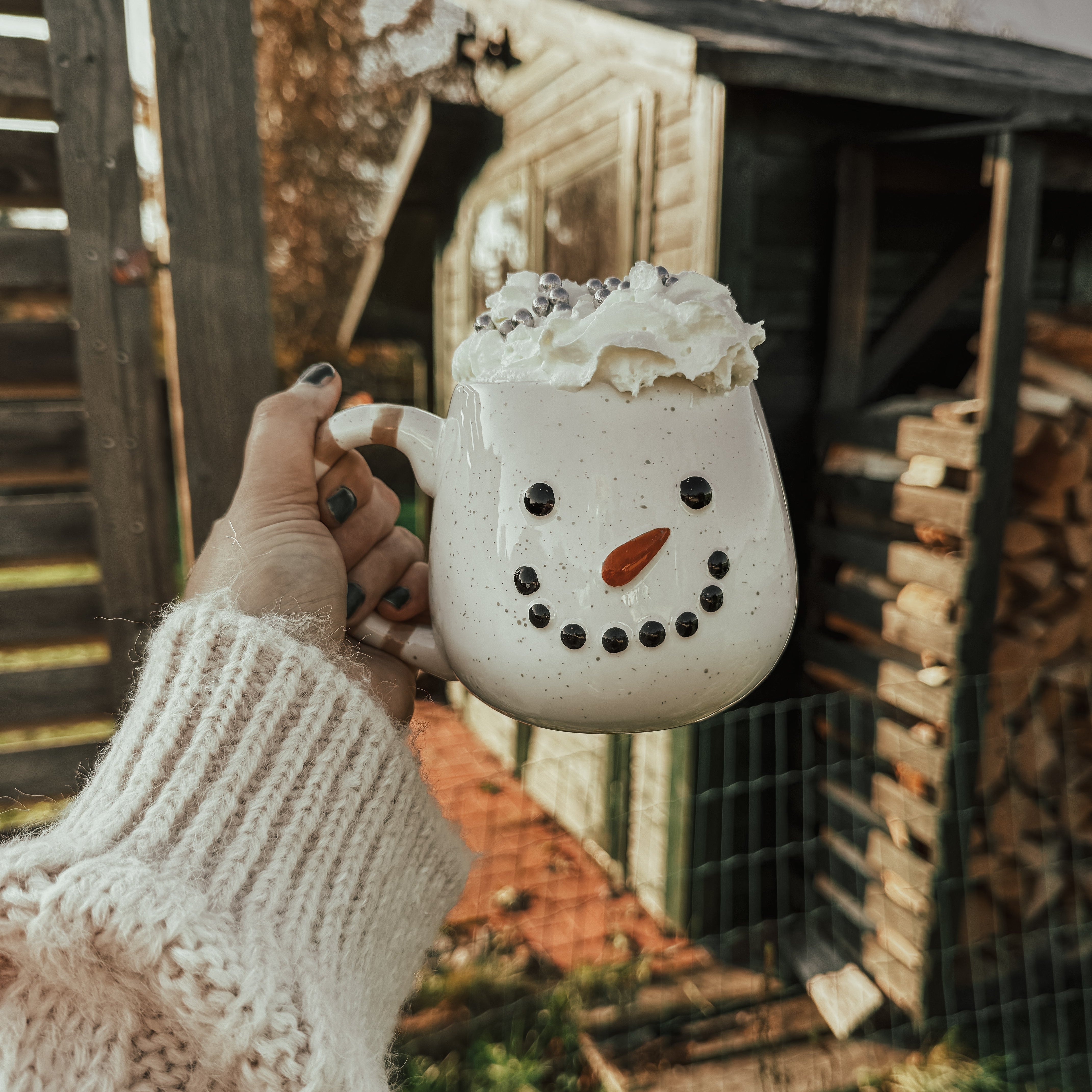 TASSE SCHNEEMANN MIT SOCKEN