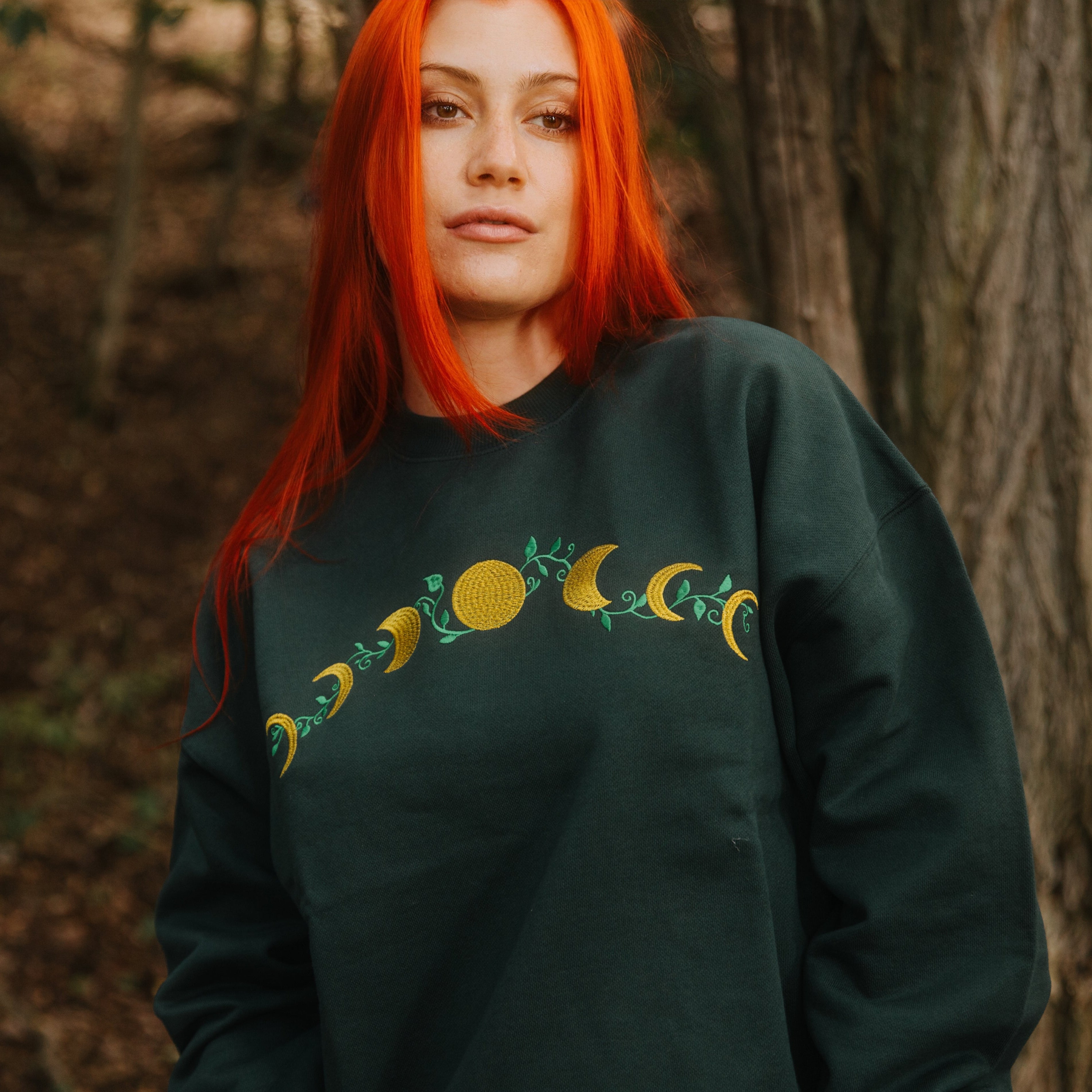PRE-ORDER PULLOVER MONDPHASE DUNKELGRÜN