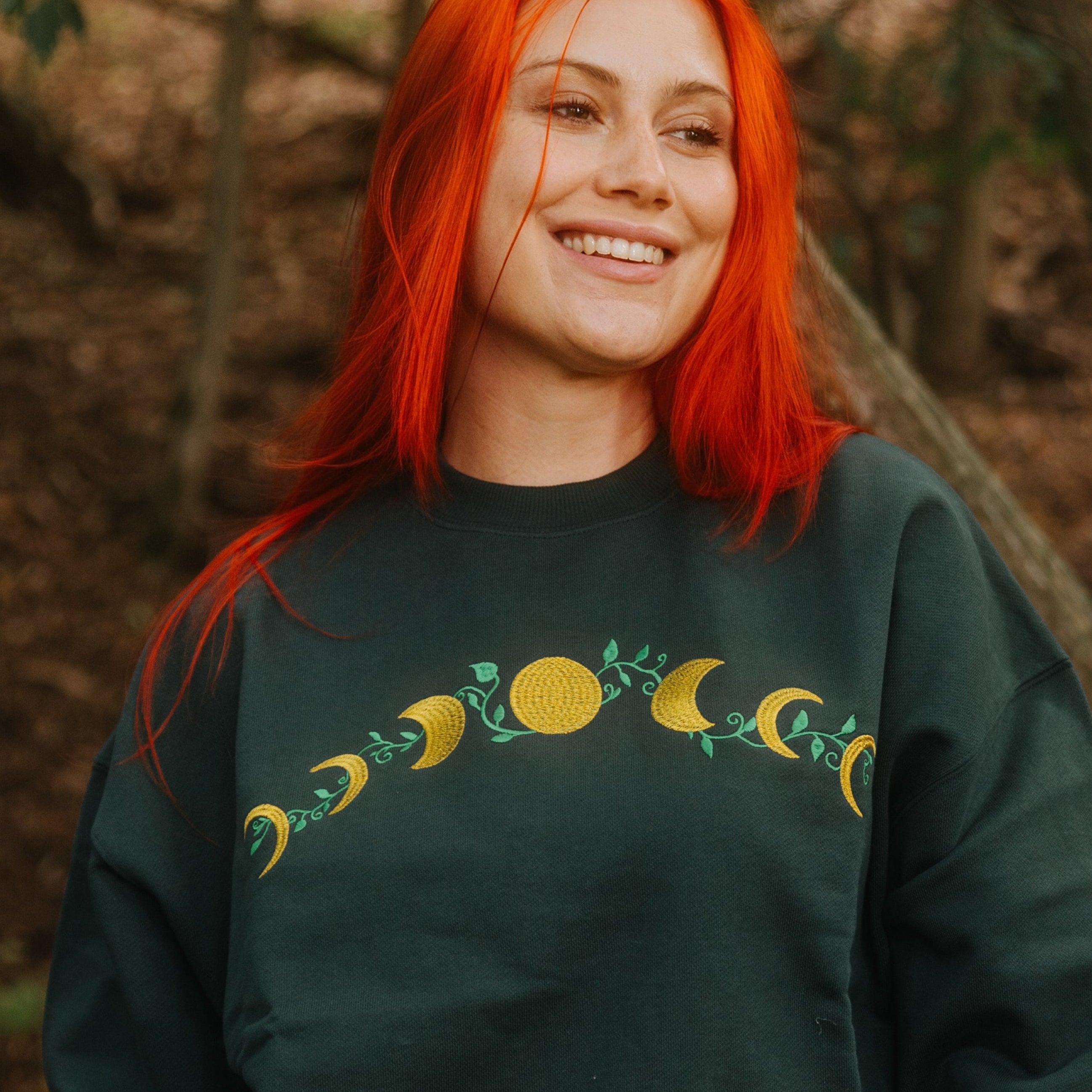 PRE-ORDER PULLOVER MONDPHASE DUNKELGRÜN