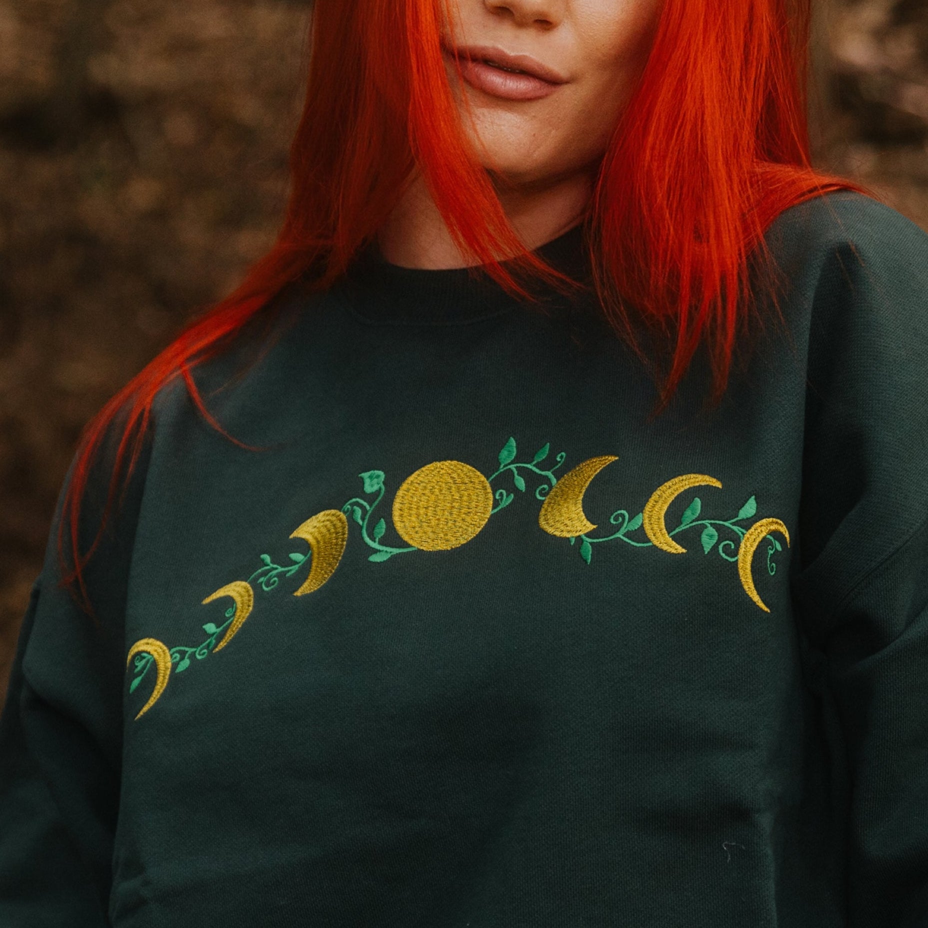 PRE-ORDER PULLOVER MONDPHASE DUNKELGRÜN