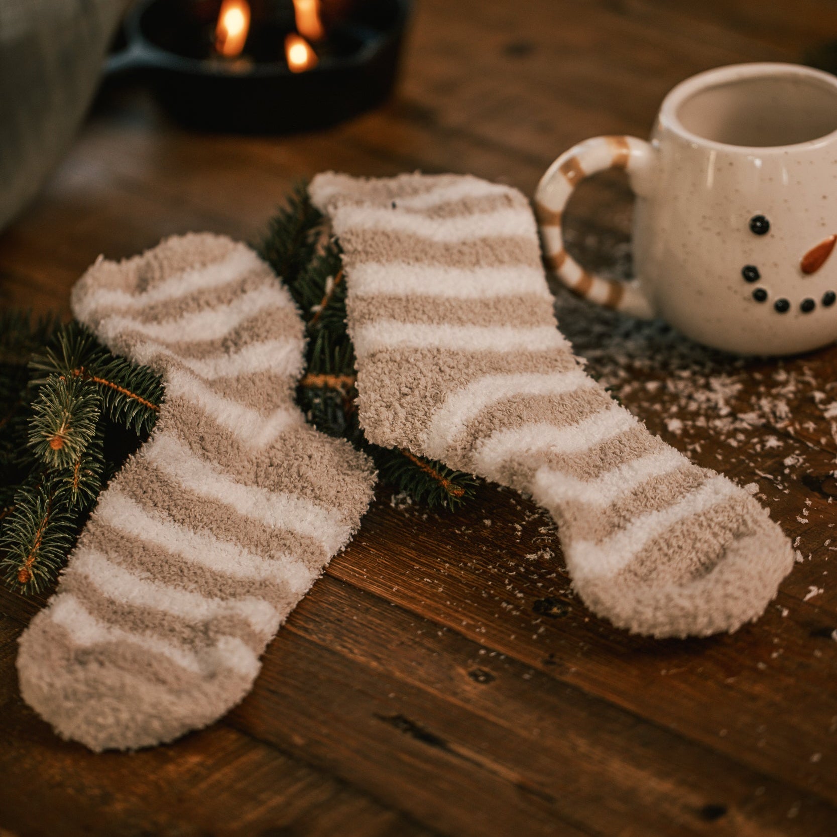 TASSE SCHNEEMANN MIT SOCKEN