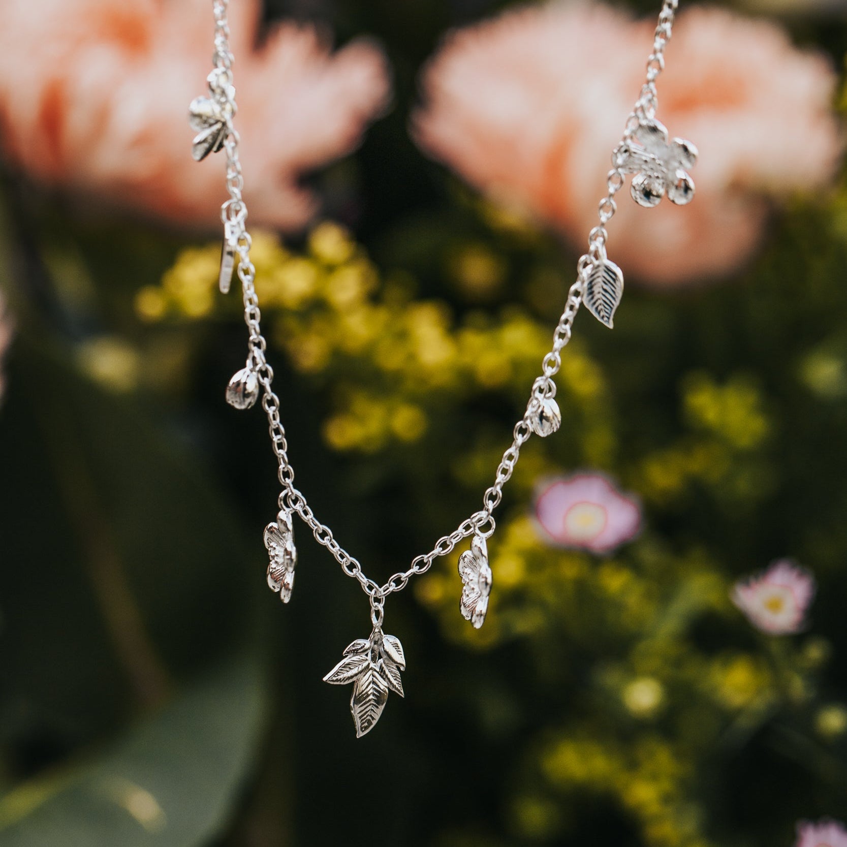 KETTE BLÜTEN & BLÄTTER II
