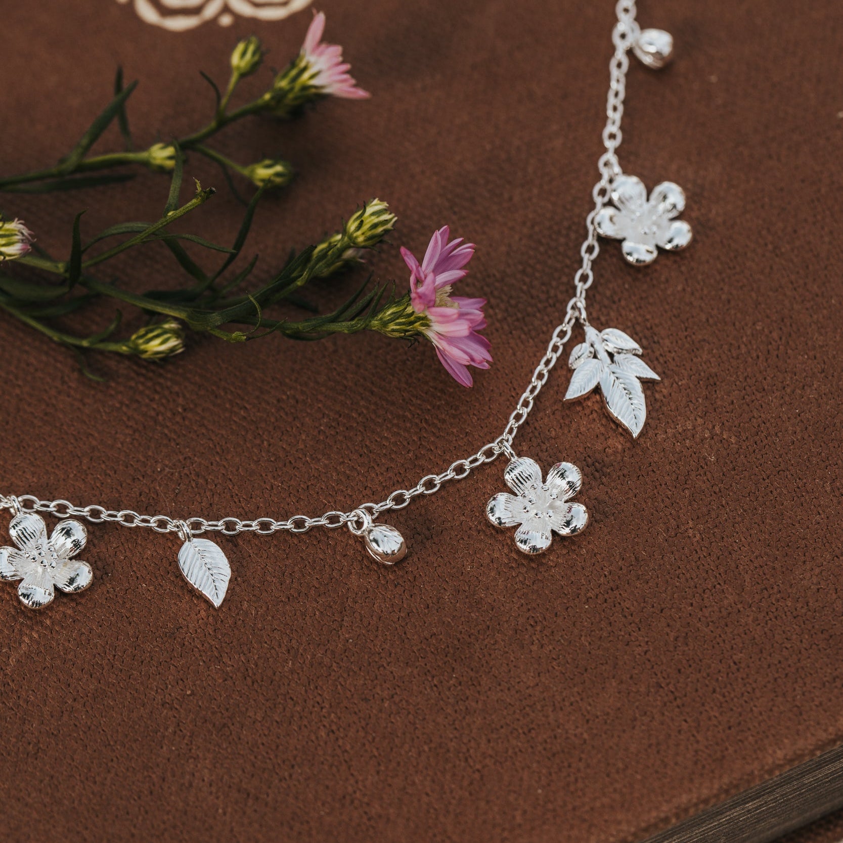 ARMBAND BLÜTEN & BLÄTTER II