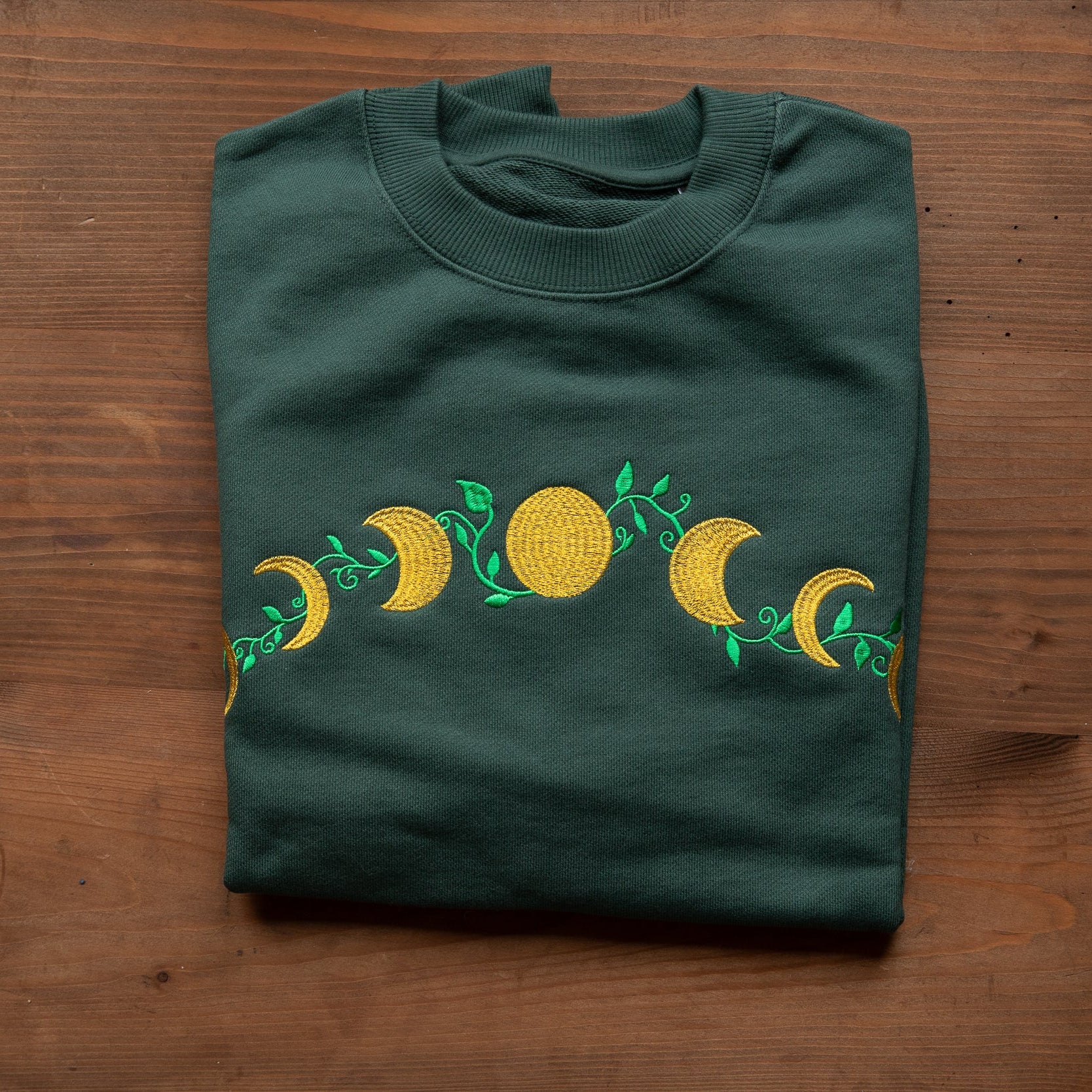 PRE-ORDER PULLOVER MONDPHASE DUNKELGRÜN