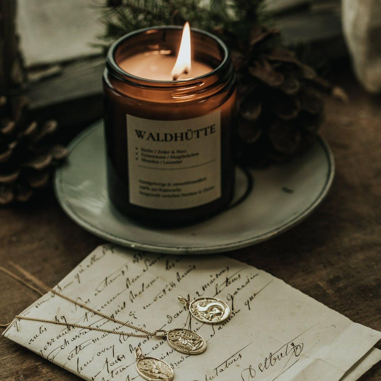 SCENTED CANDLE FOREST HUT 